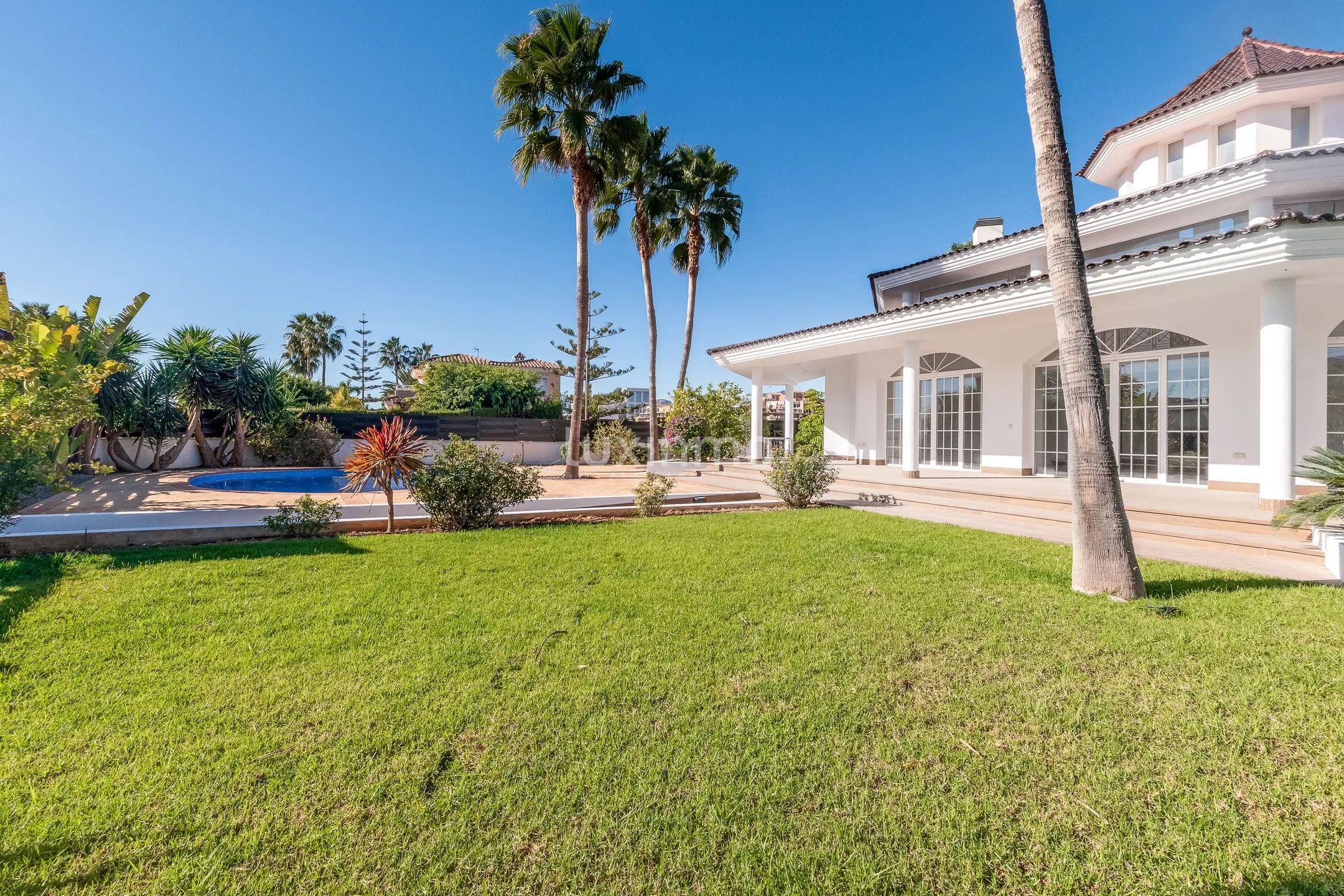 Impressive luxury villa for sale in Alfaz del Pi — photo 35