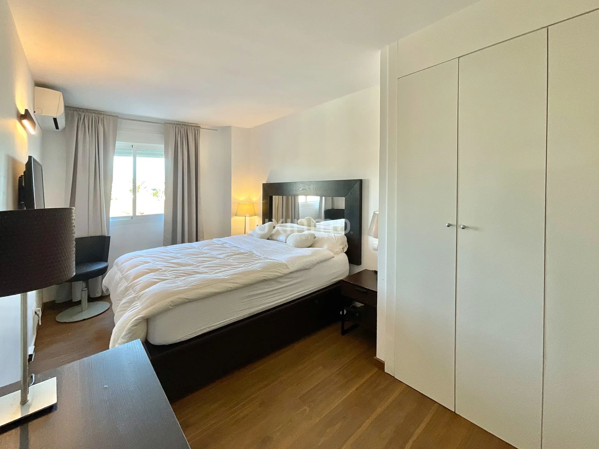 Modern appartement met uitzicht op zee in Marina Botafoch, Ibiza — photo 10