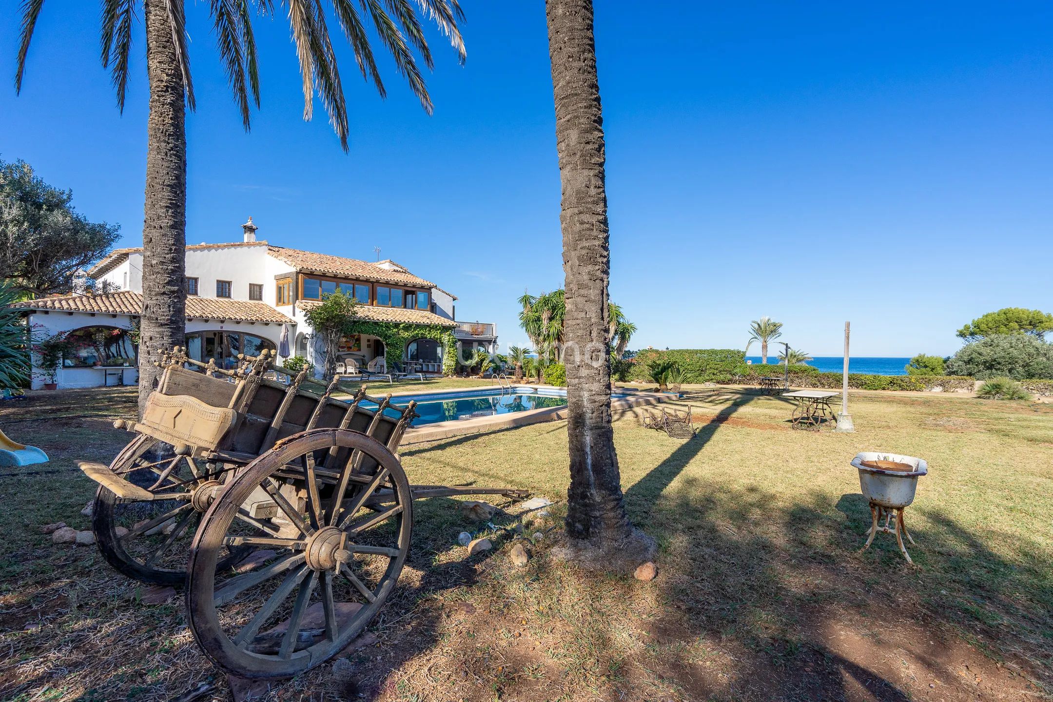 Stunning villa with sea views in Las Rotas, Denia — photo 2