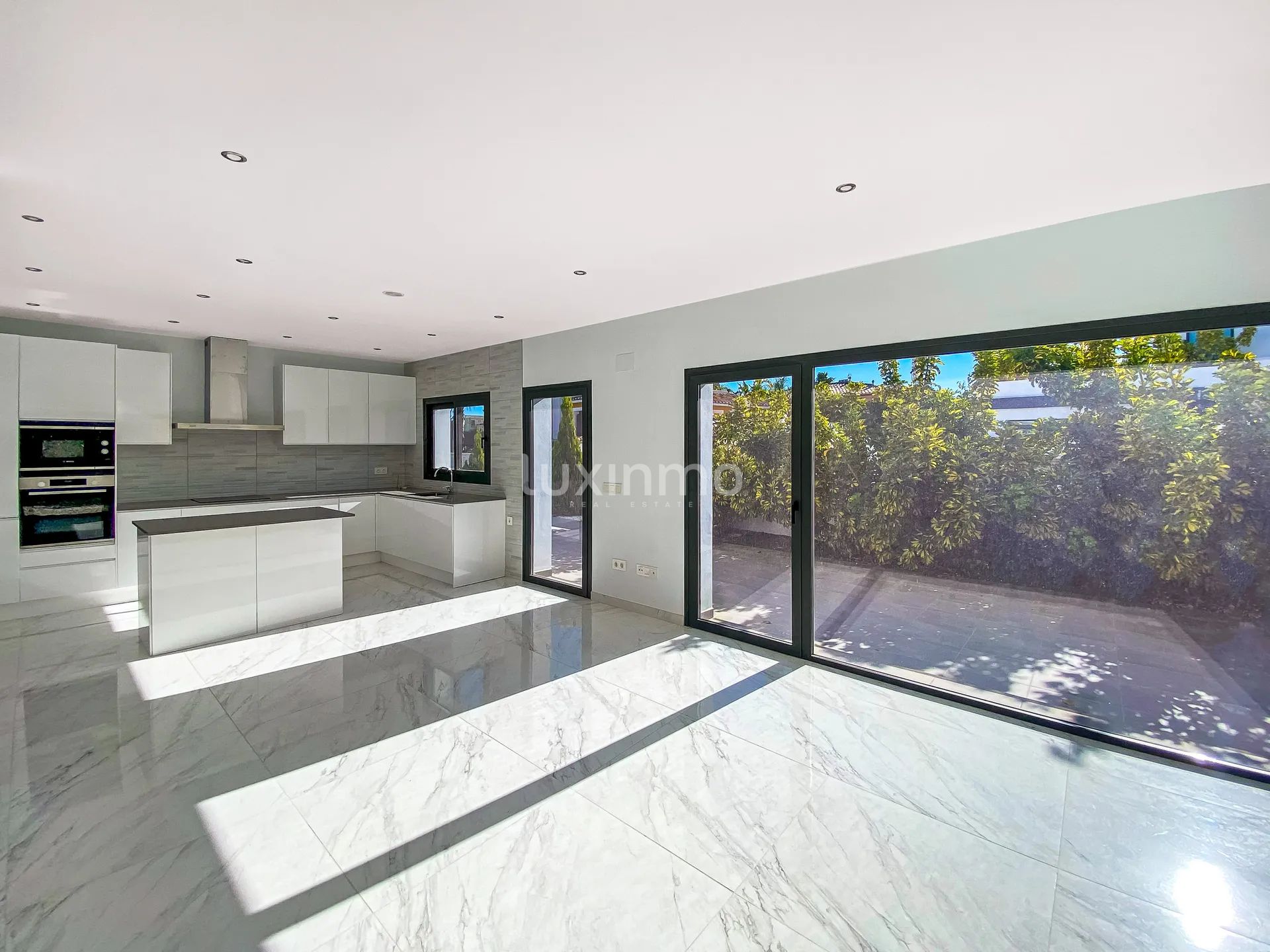 Moderne, splitter ny villa 500 meter fra stranden i Calpe — photo 9