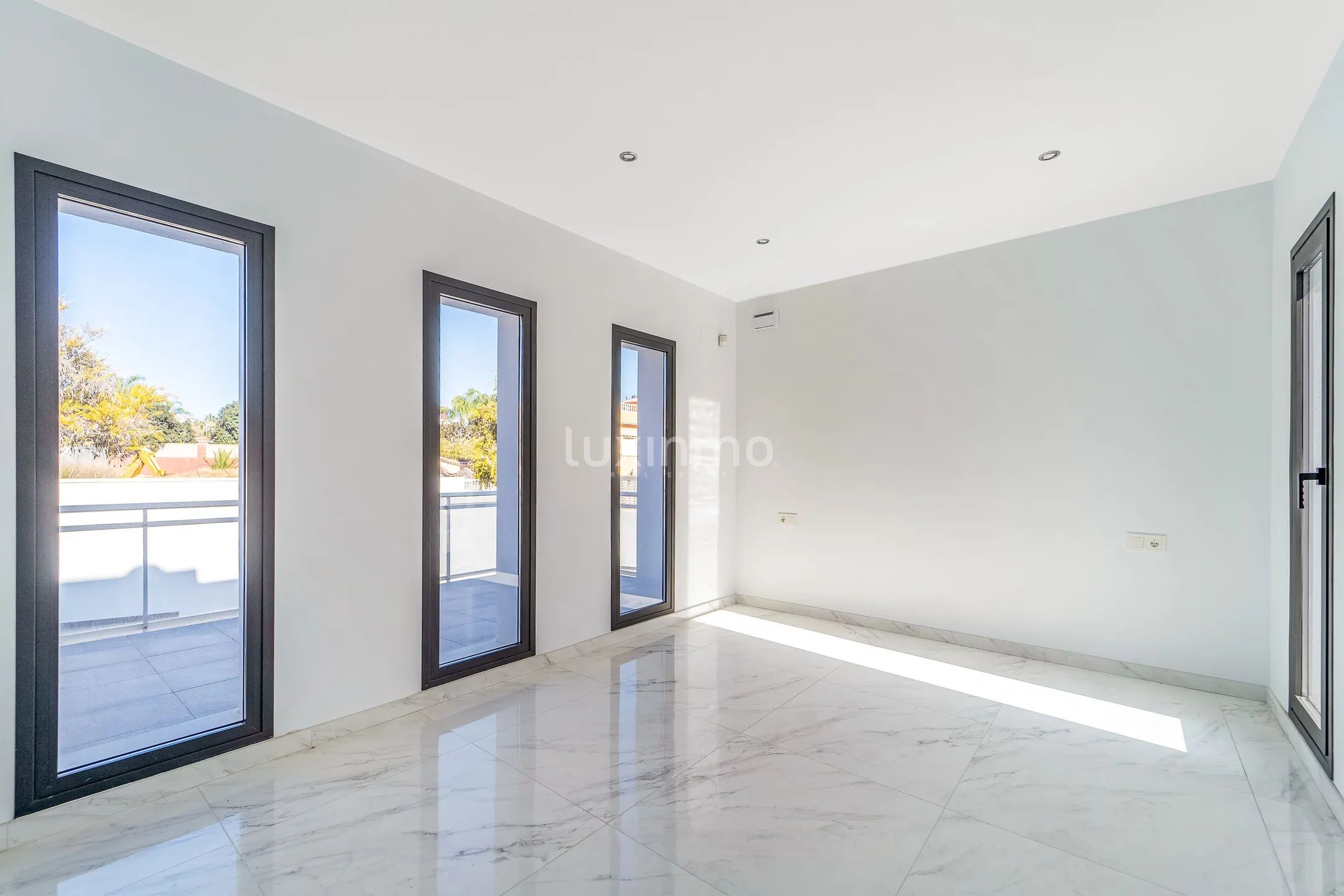 Moderne, splitter ny villa 500 meter fra stranden i Calpe — photo 22