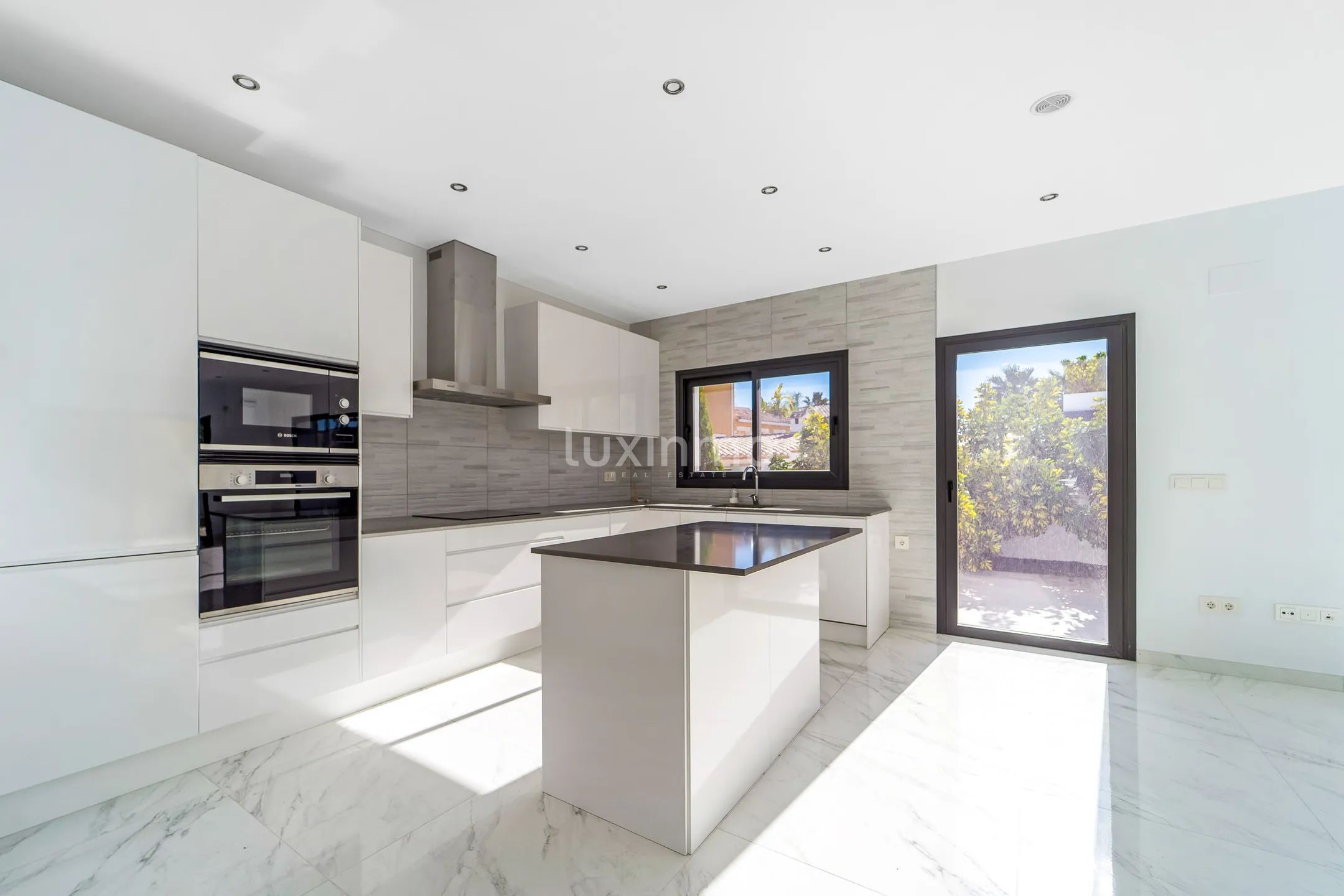 Moderne, splitter ny villa 500 meter fra stranden i Calpe — photo 12