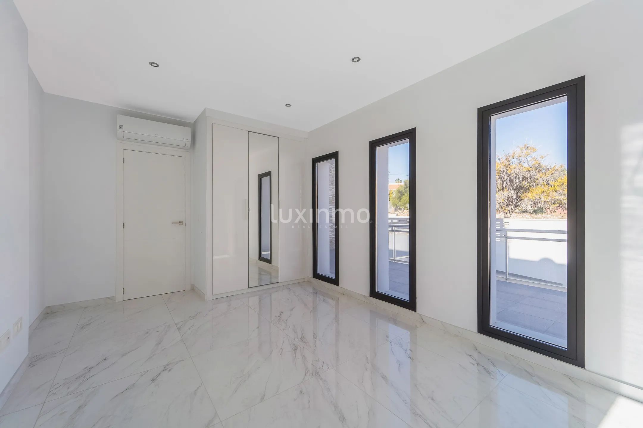 Moderne, splitter ny villa 500 meter fra stranden i Calpe — photo 23