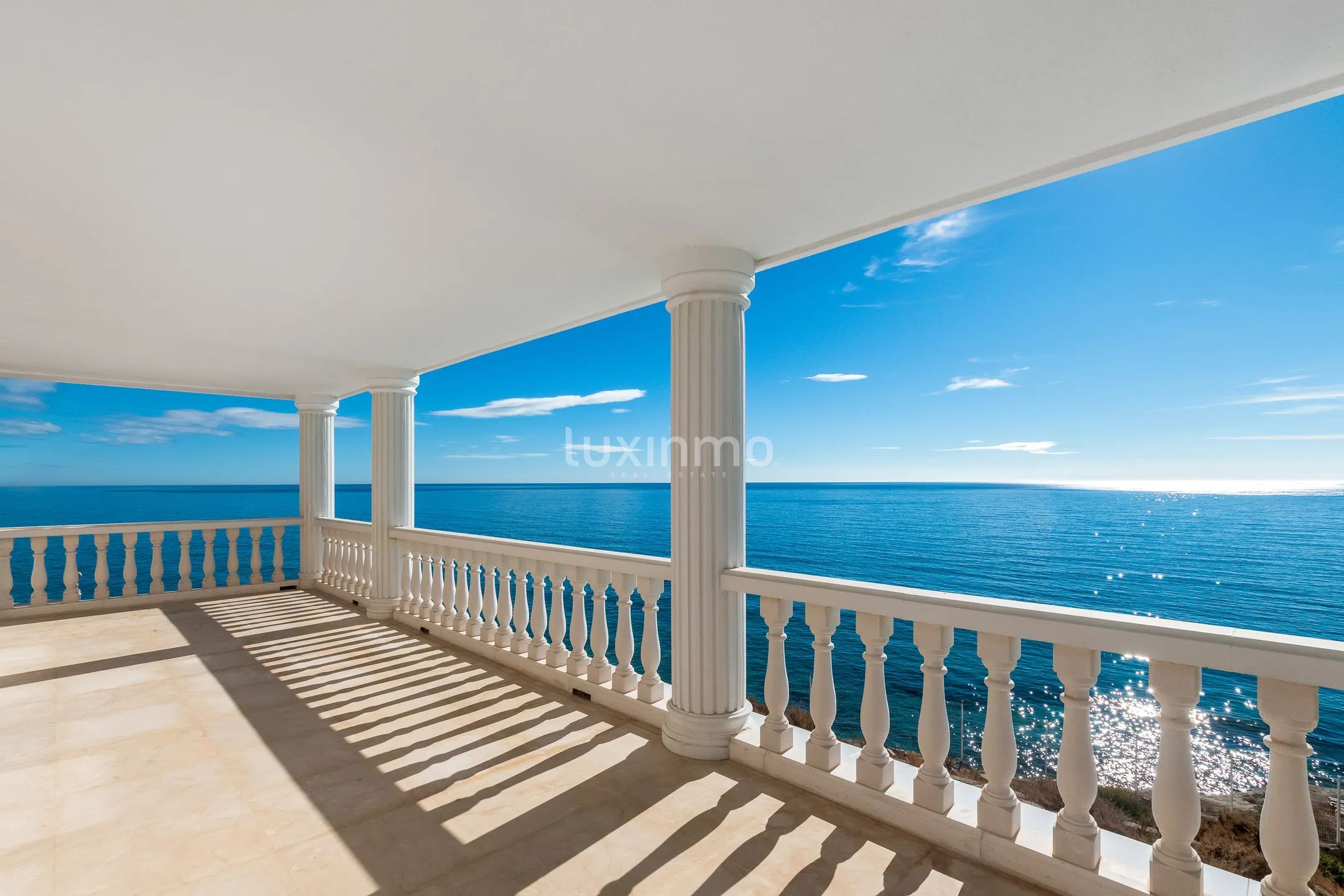 Vacker strandvilla i frontlinjen till salu i Campello — photo 31