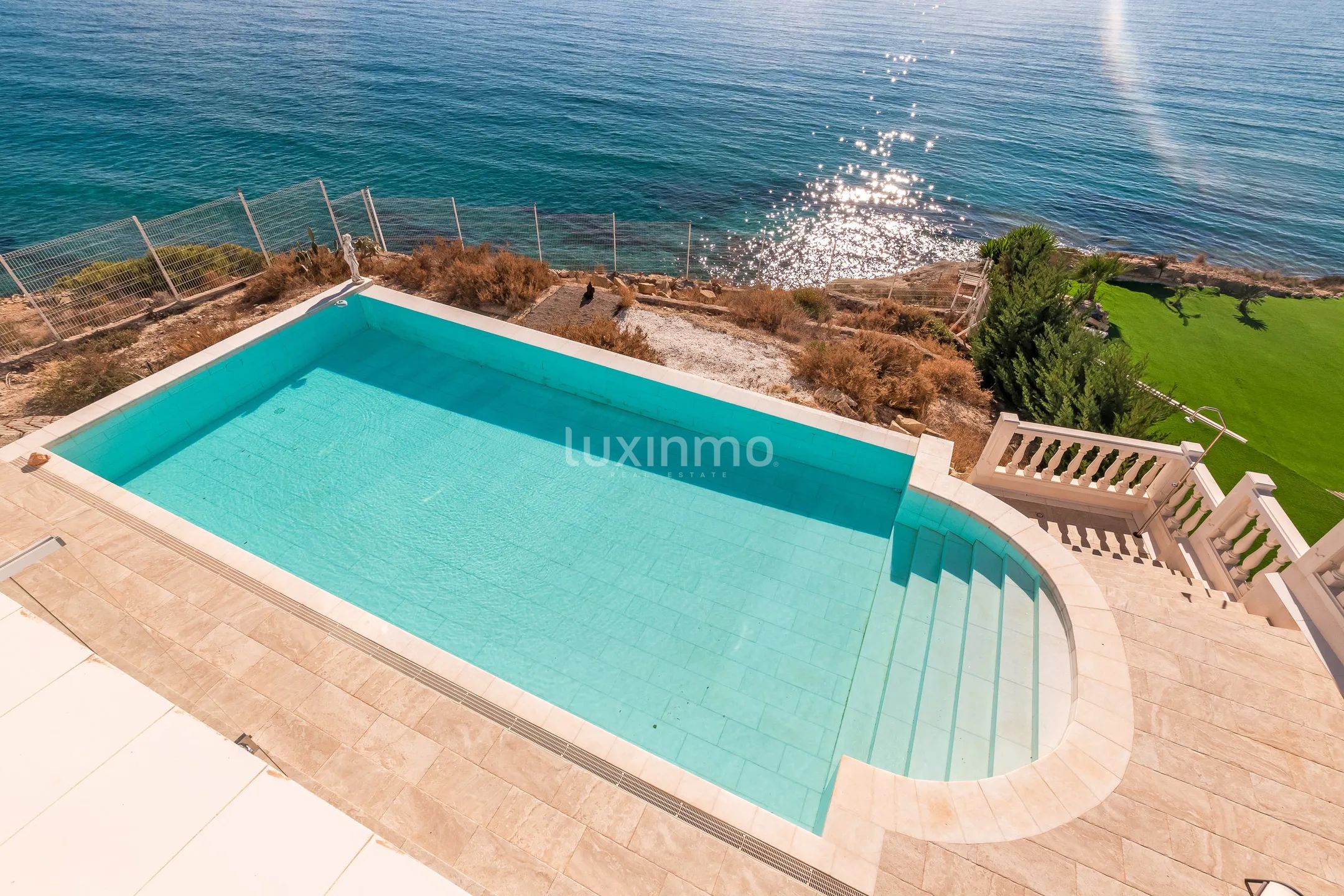Vacker strandvilla i frontlinjen till salu i Campello — photo 50