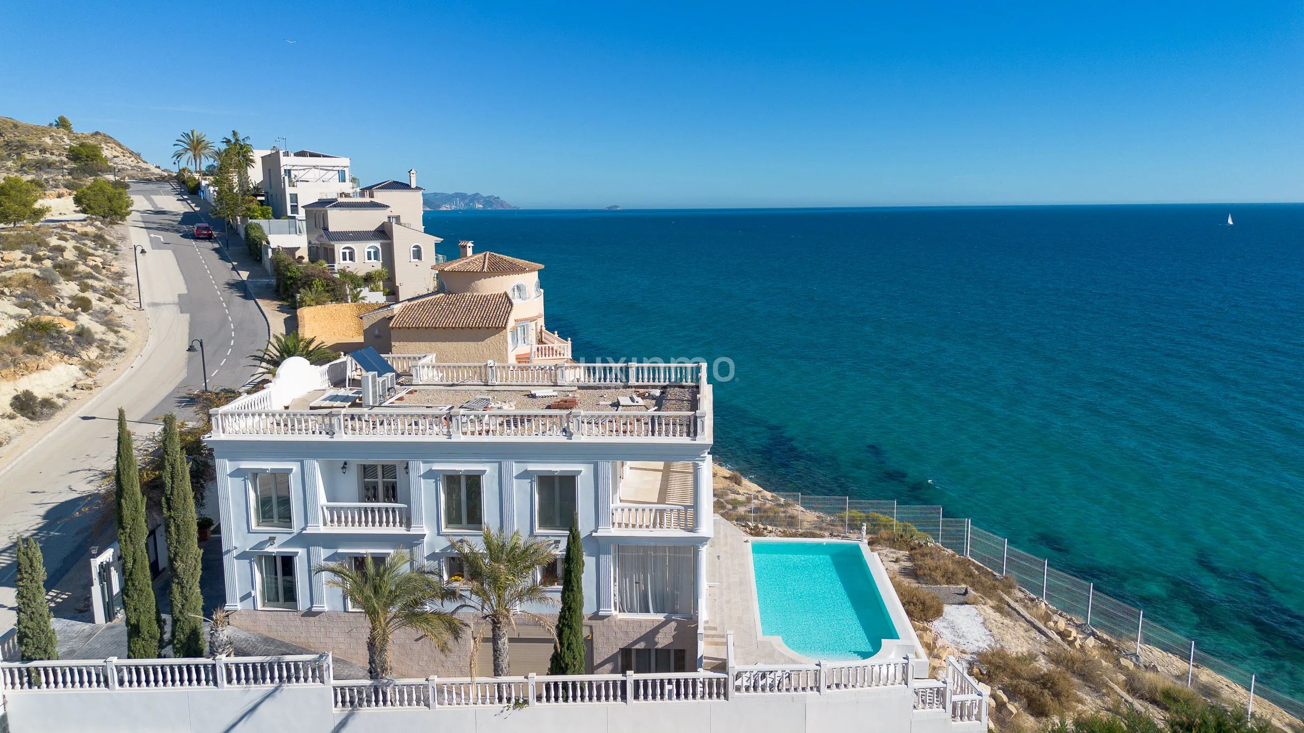 Vacker strandvilla i frontlinjen till salu i Campello — photo 2