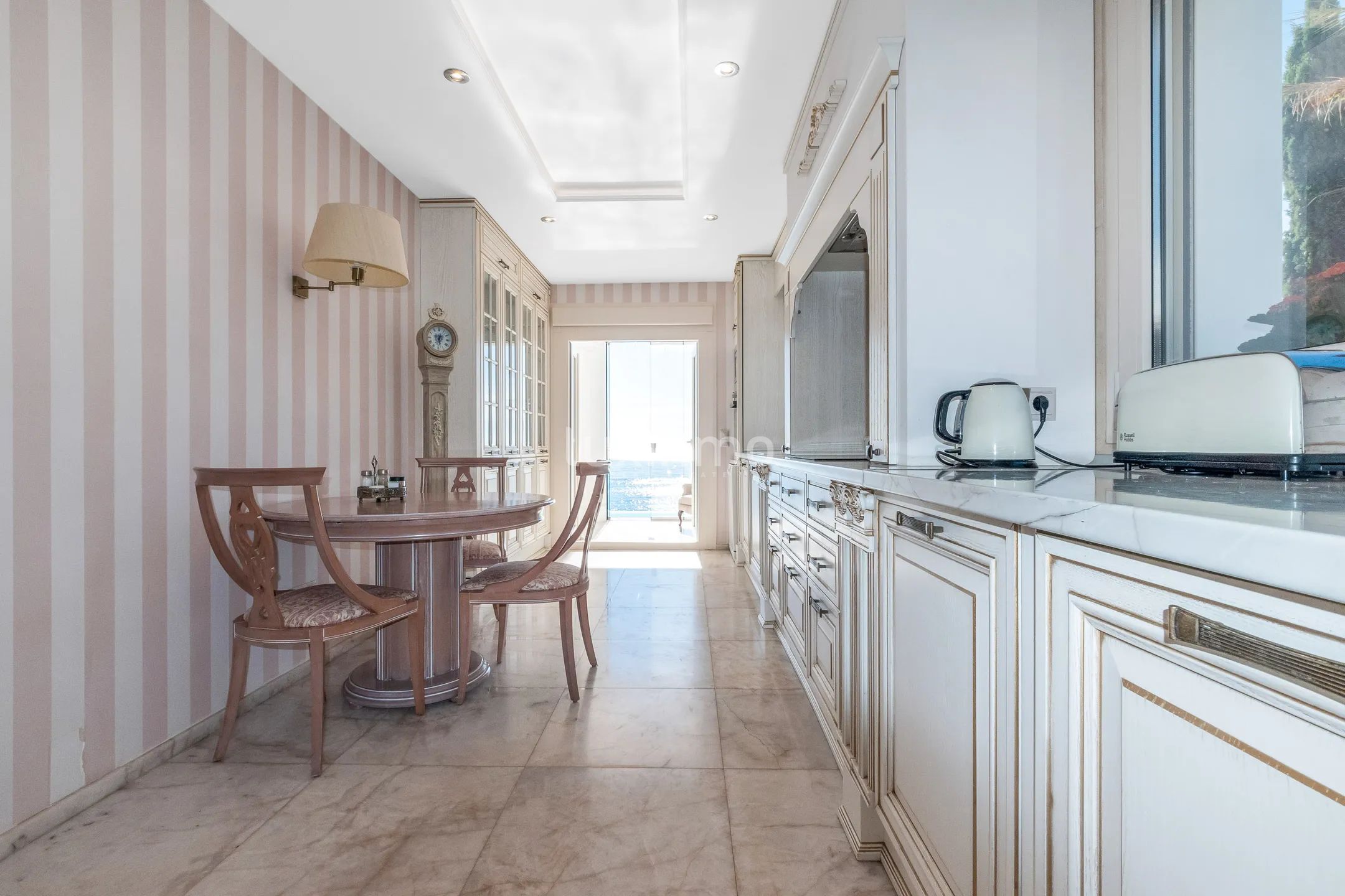 Vacker strandvilla i frontlinjen till salu i Campello — photo 11