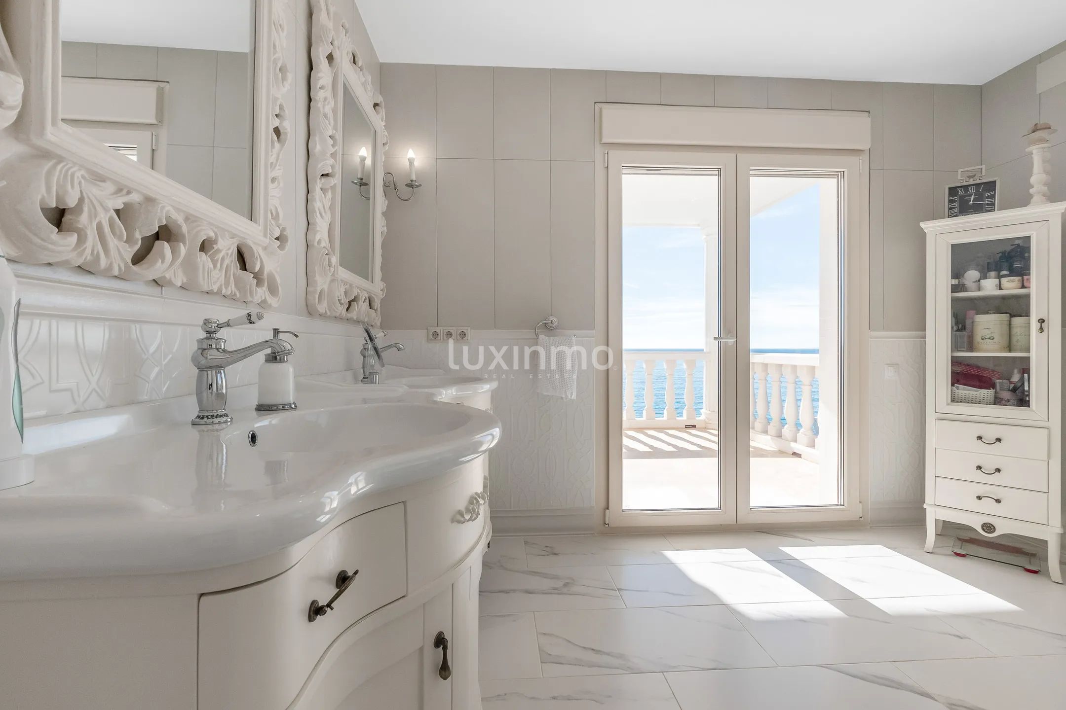 Vacker strandvilla i frontlinjen till salu i Campello — photo 33