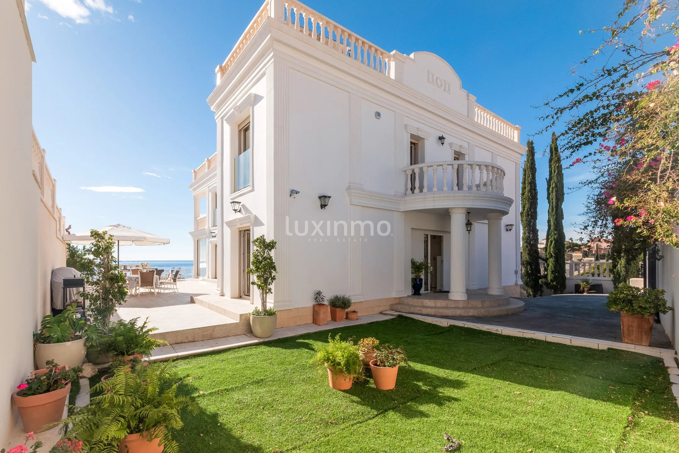 Vacker strandvilla i frontlinjen till salu i Campello — photo 47