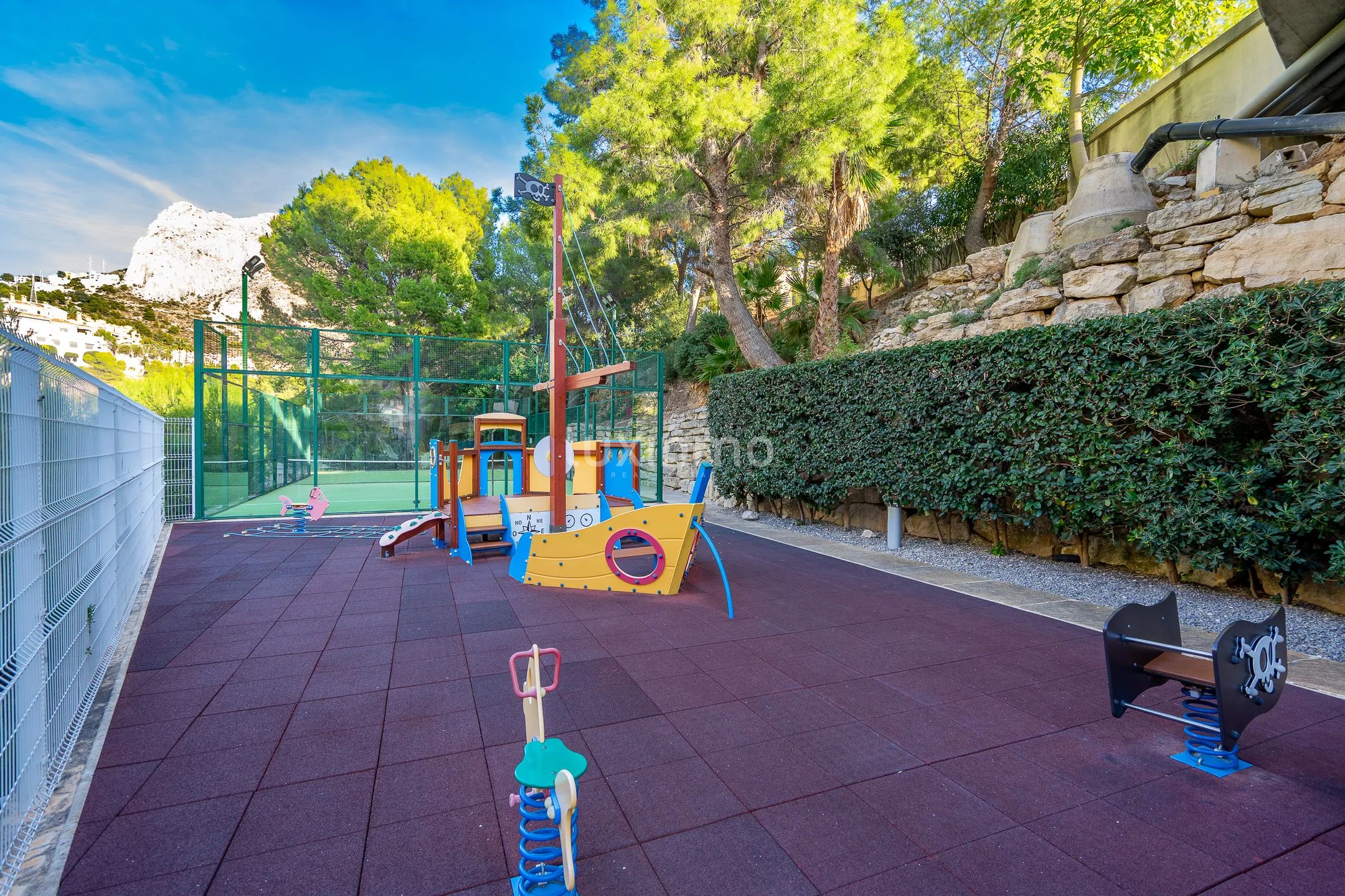 Atemberaubendes modernes Penthouse mit atemberaubender erster Linie in Mascarat — photo 49