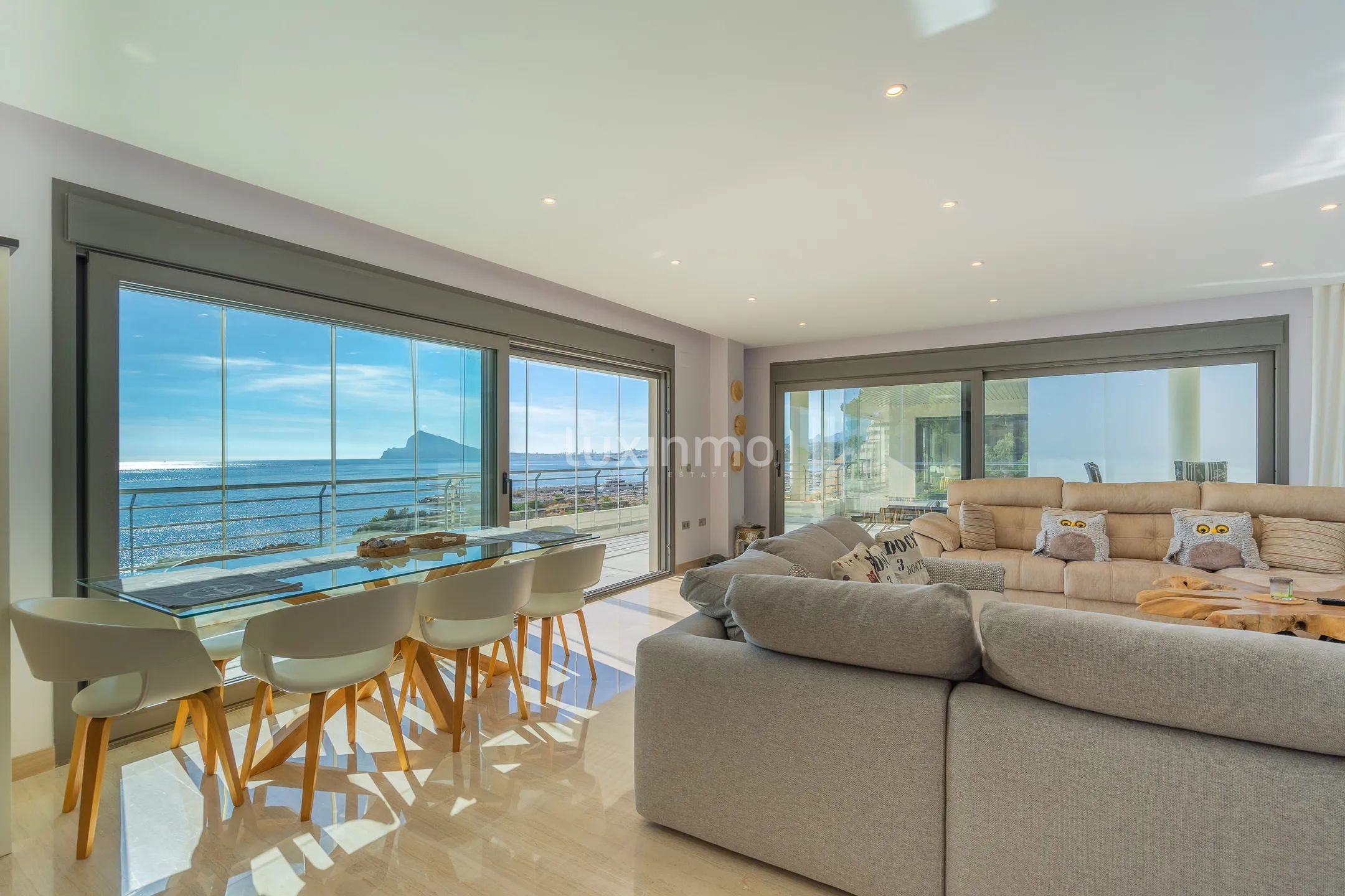 Atemberaubendes modernes Penthouse mit atemberaubender erster Linie in Mascarat — photo 11