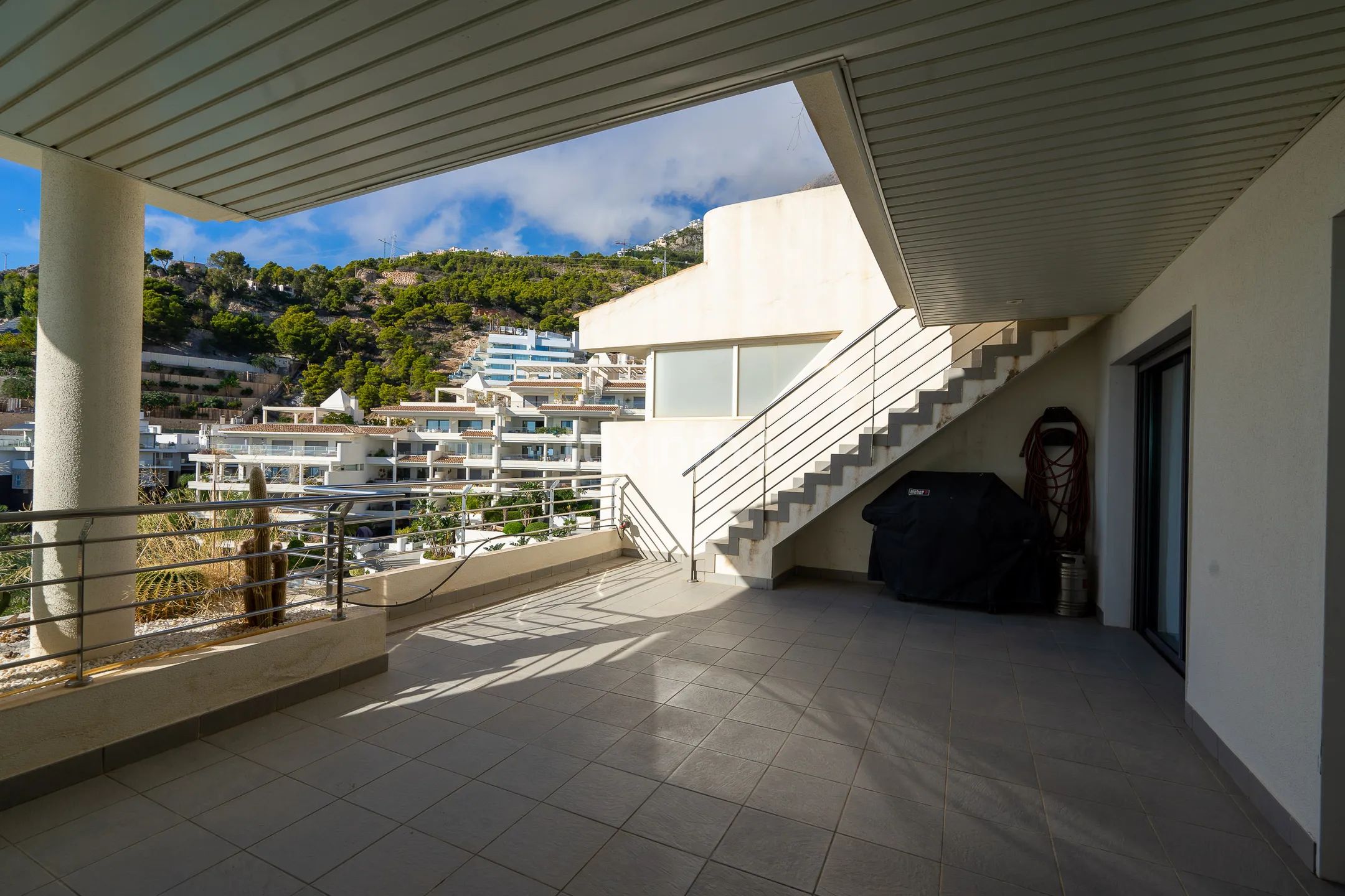 Atemberaubendes modernes Penthouse mit atemberaubender erster Linie in Mascarat — photo 33