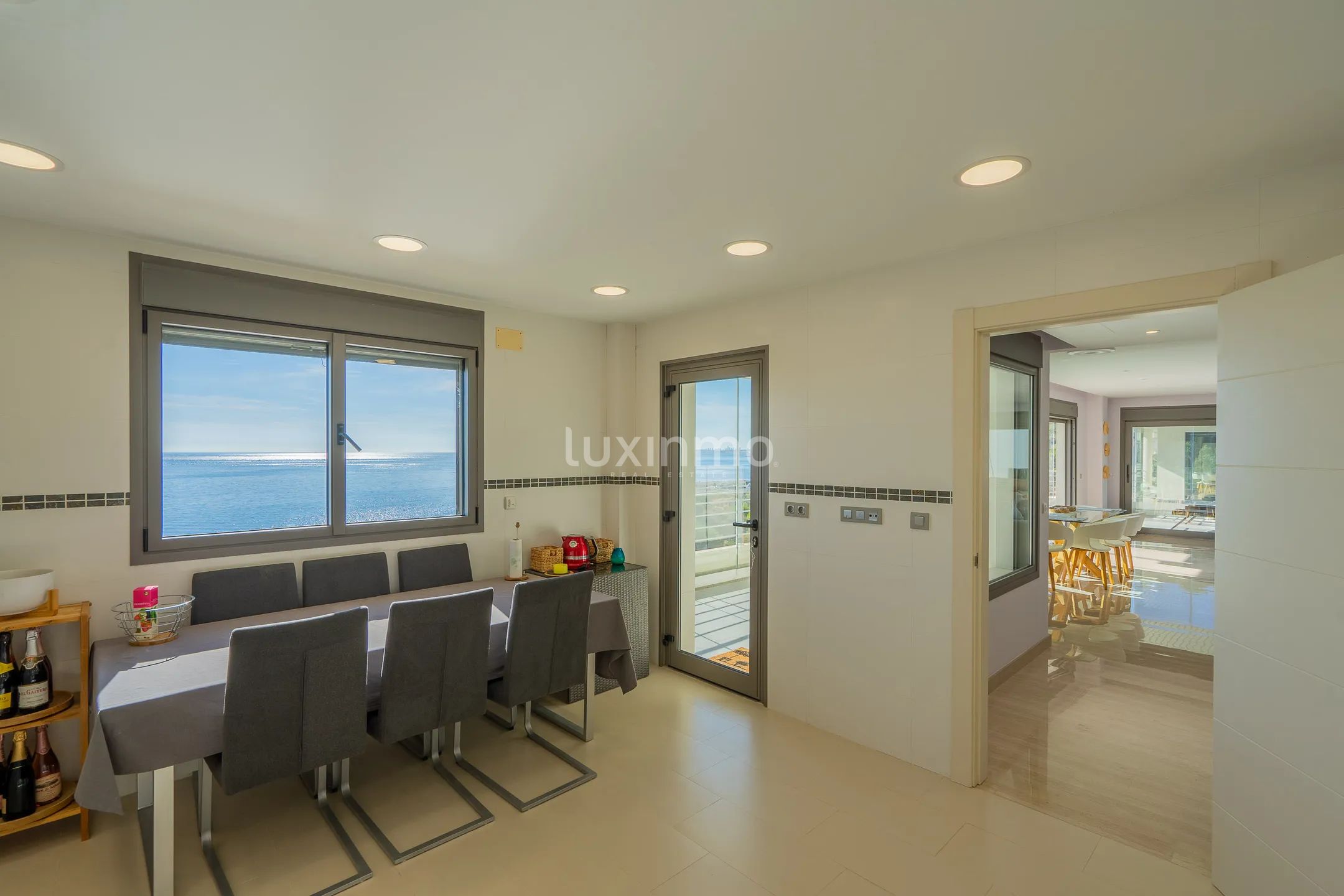 Atemberaubendes modernes Penthouse mit atemberaubender erster Linie in Mascarat — photo 16