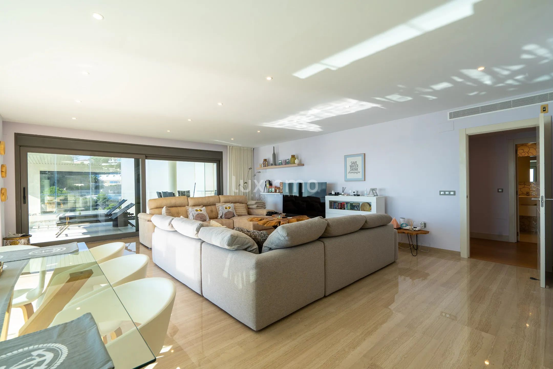 Atemberaubendes modernes Penthouse mit atemberaubender erster Linie in Mascarat — photo 10