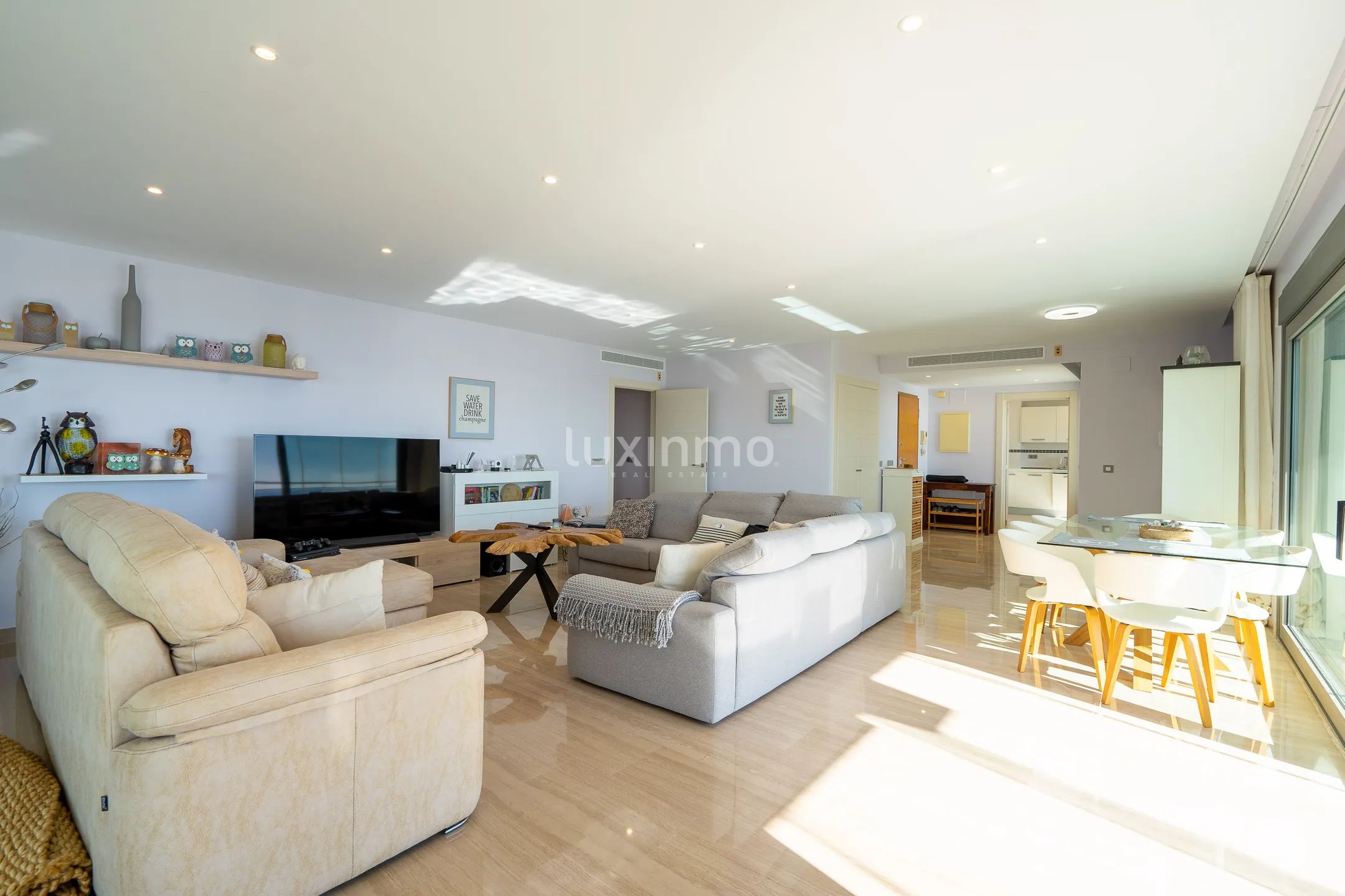 Atemberaubendes modernes Penthouse mit atemberaubender erster Linie in Mascarat — photo 8