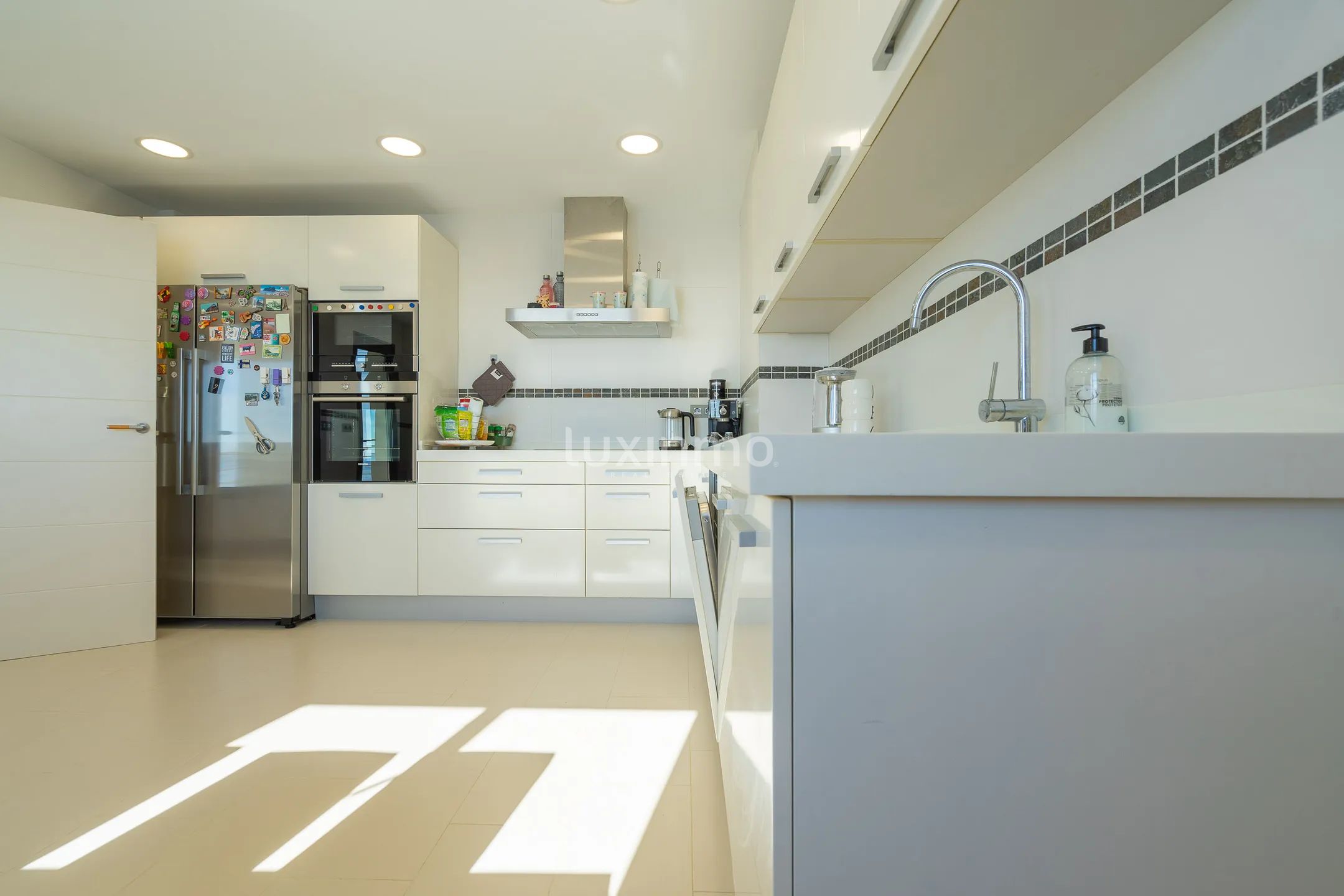 Atemberaubendes modernes Penthouse mit atemberaubender erster Linie in Mascarat — photo 15