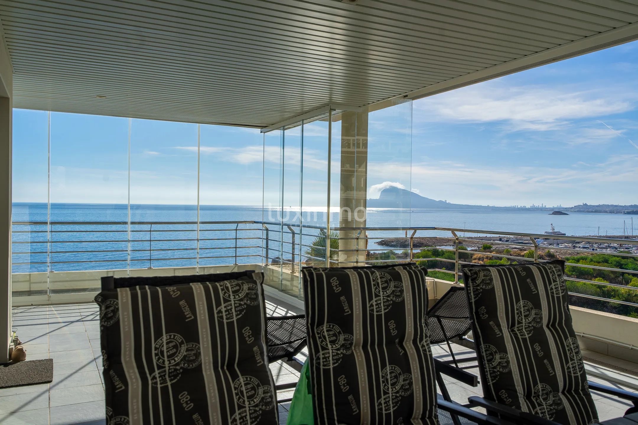 Atemberaubendes modernes Penthouse mit atemberaubender erster Linie in Mascarat — photo 32