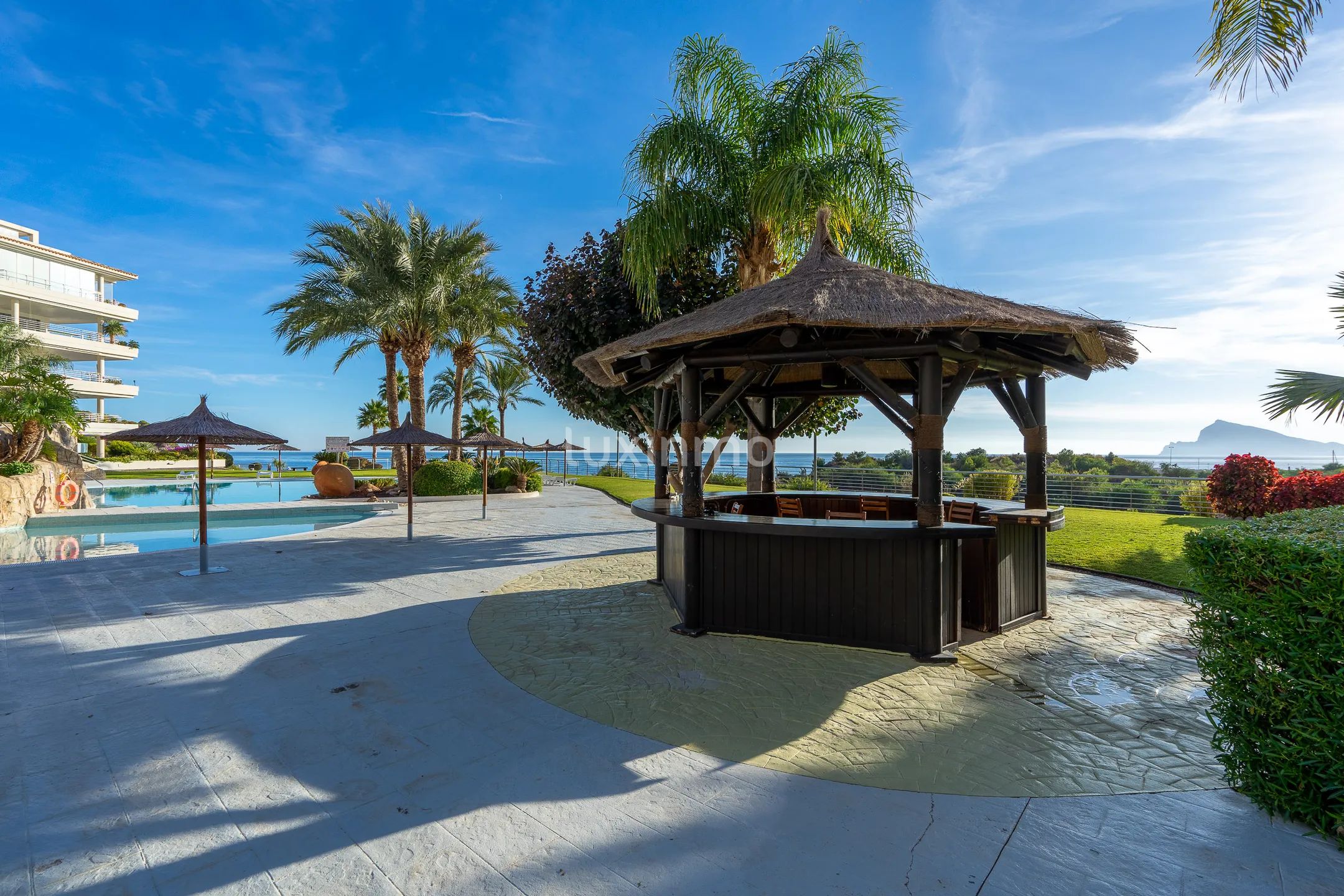 Atemberaubendes modernes Penthouse mit atemberaubender erster Linie in Mascarat — photo 39