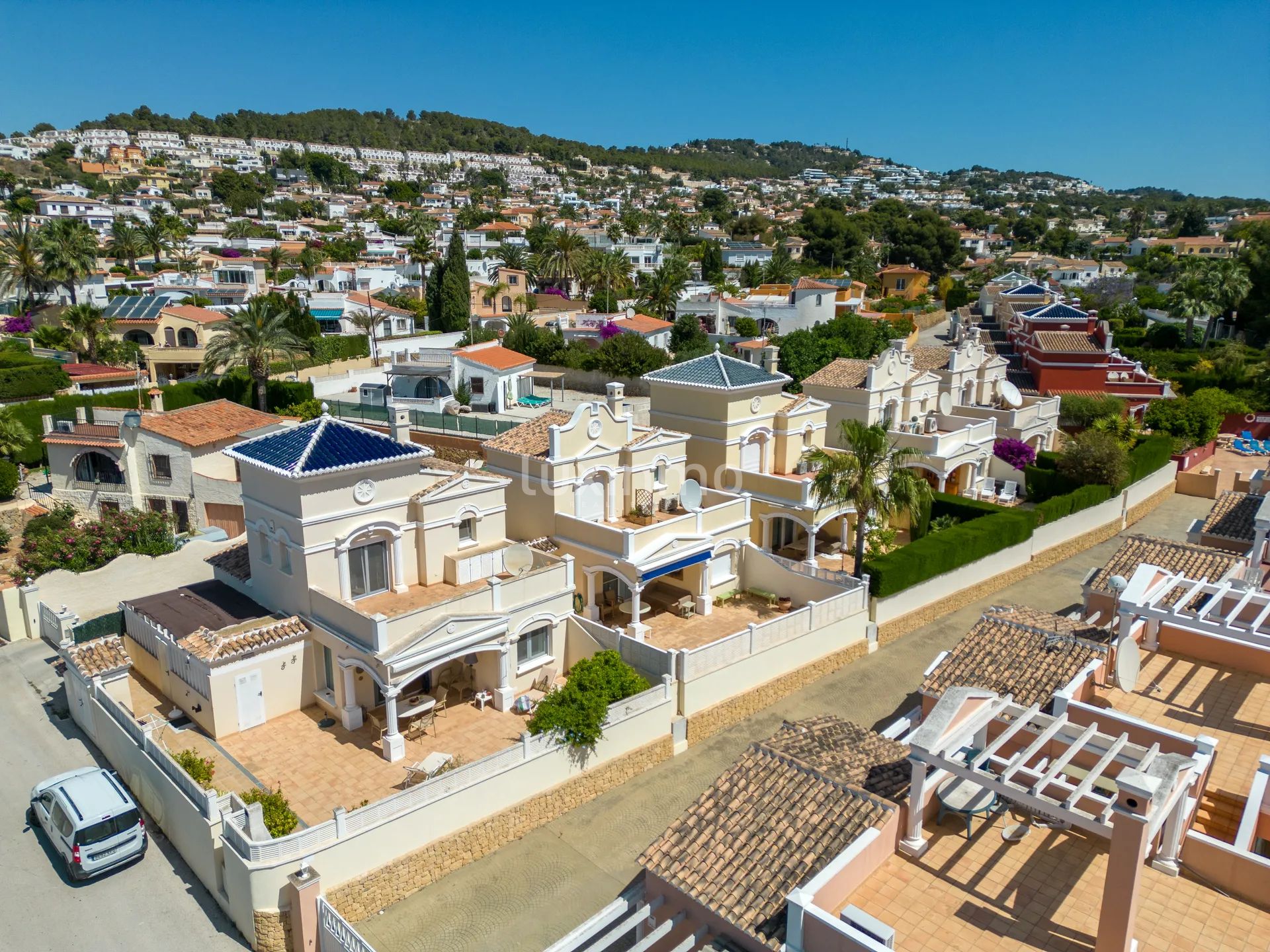 Urocza willa w zabudowie bliźniaczej do wynajęcia w Calpe — photo 27