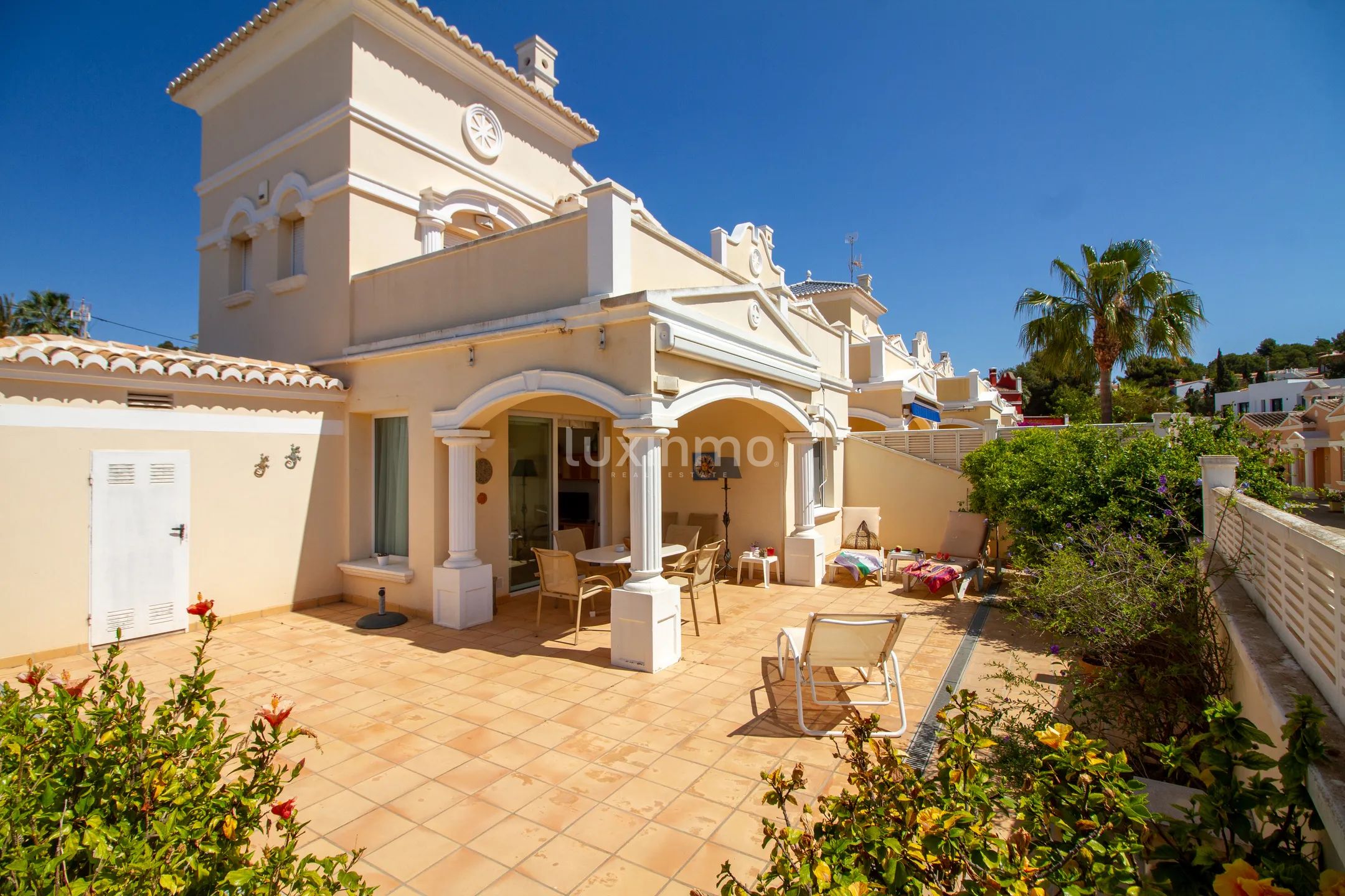 Urocza willa w zabudowie bliźniaczej do wynajęcia w Calpe — photo 4
