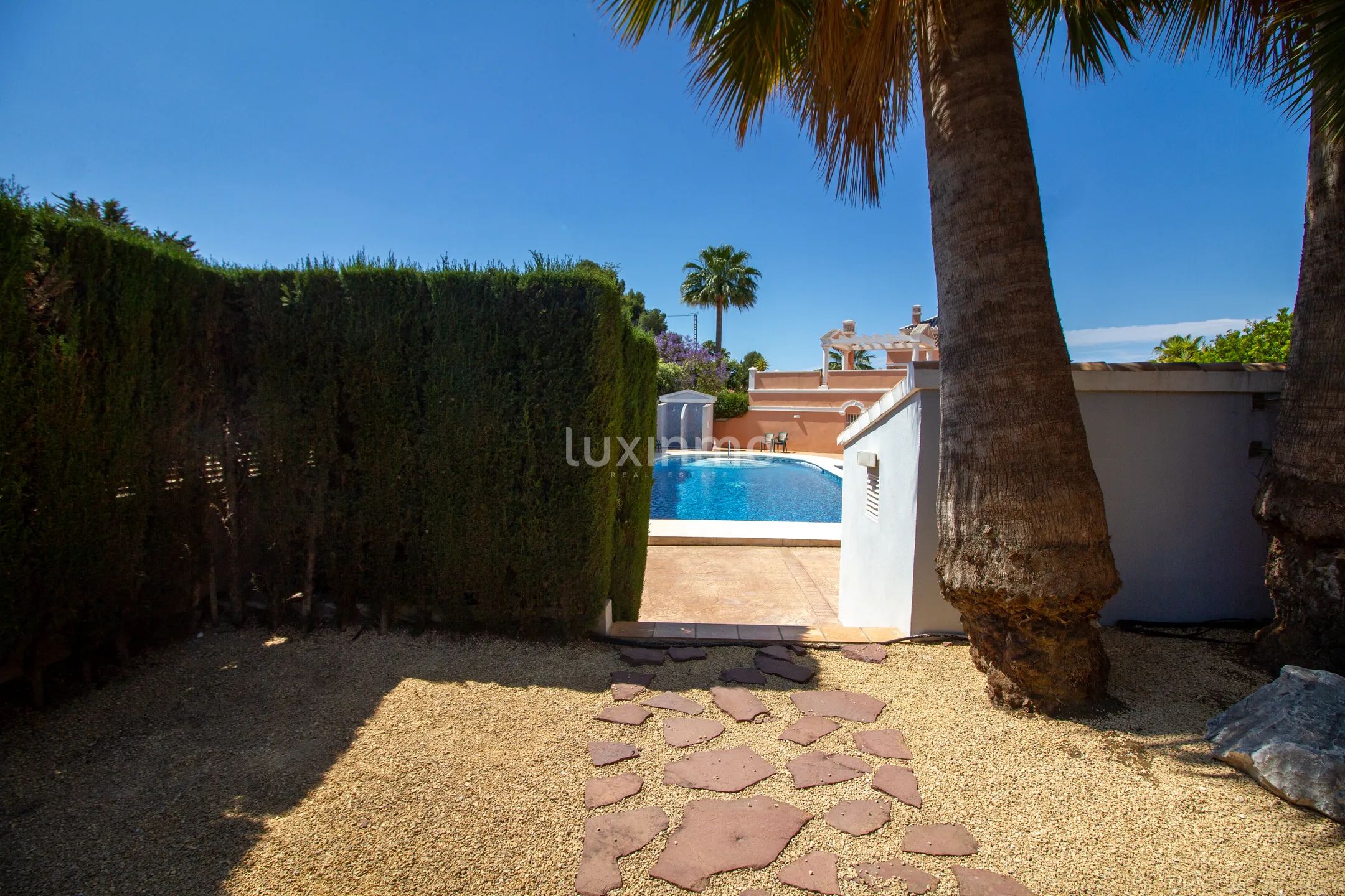 Urocza willa w zabudowie bliźniaczej do wynajęcia w Calpe — photo 33