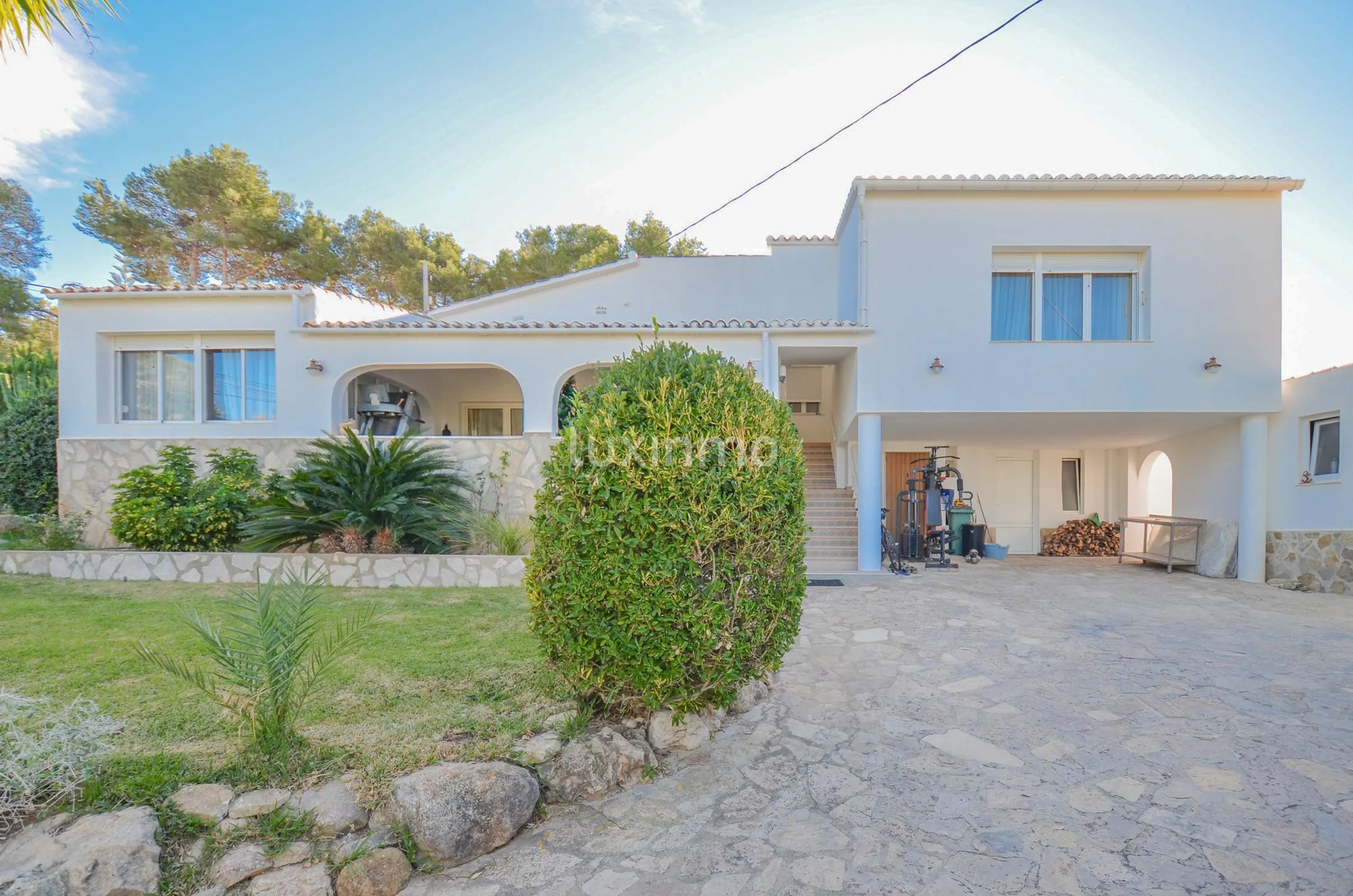 Villa with sea views and tourist licence for sale in Javea — photo 1