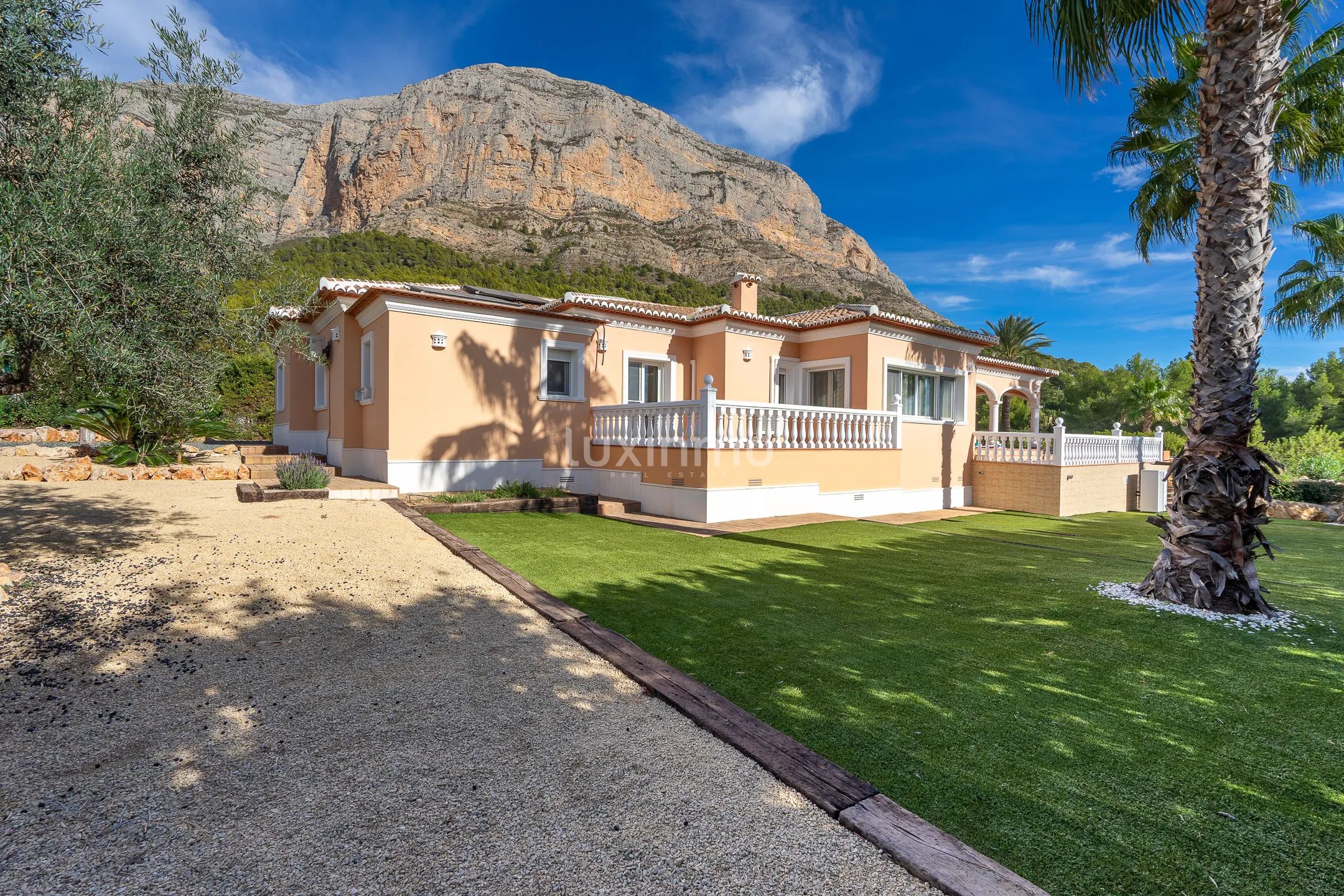 Impresionante villa con piscina privada en Montgó, Jávea — photo 2