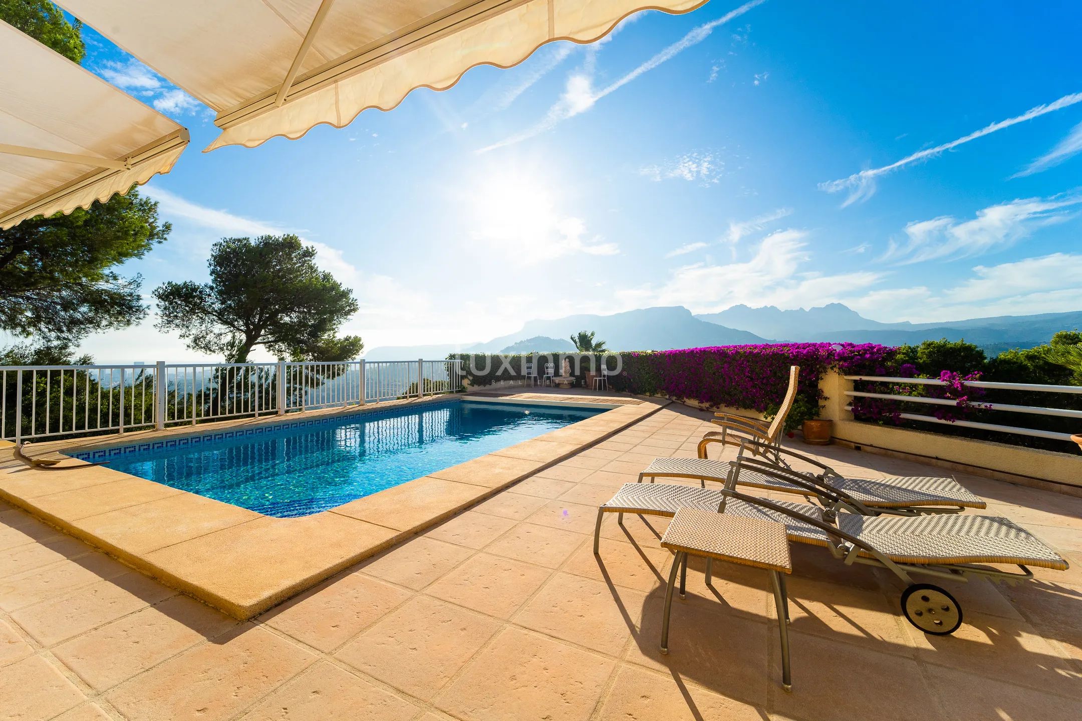 Fantastiskt fristående hus med utsikt över havet och bergen i Calpe