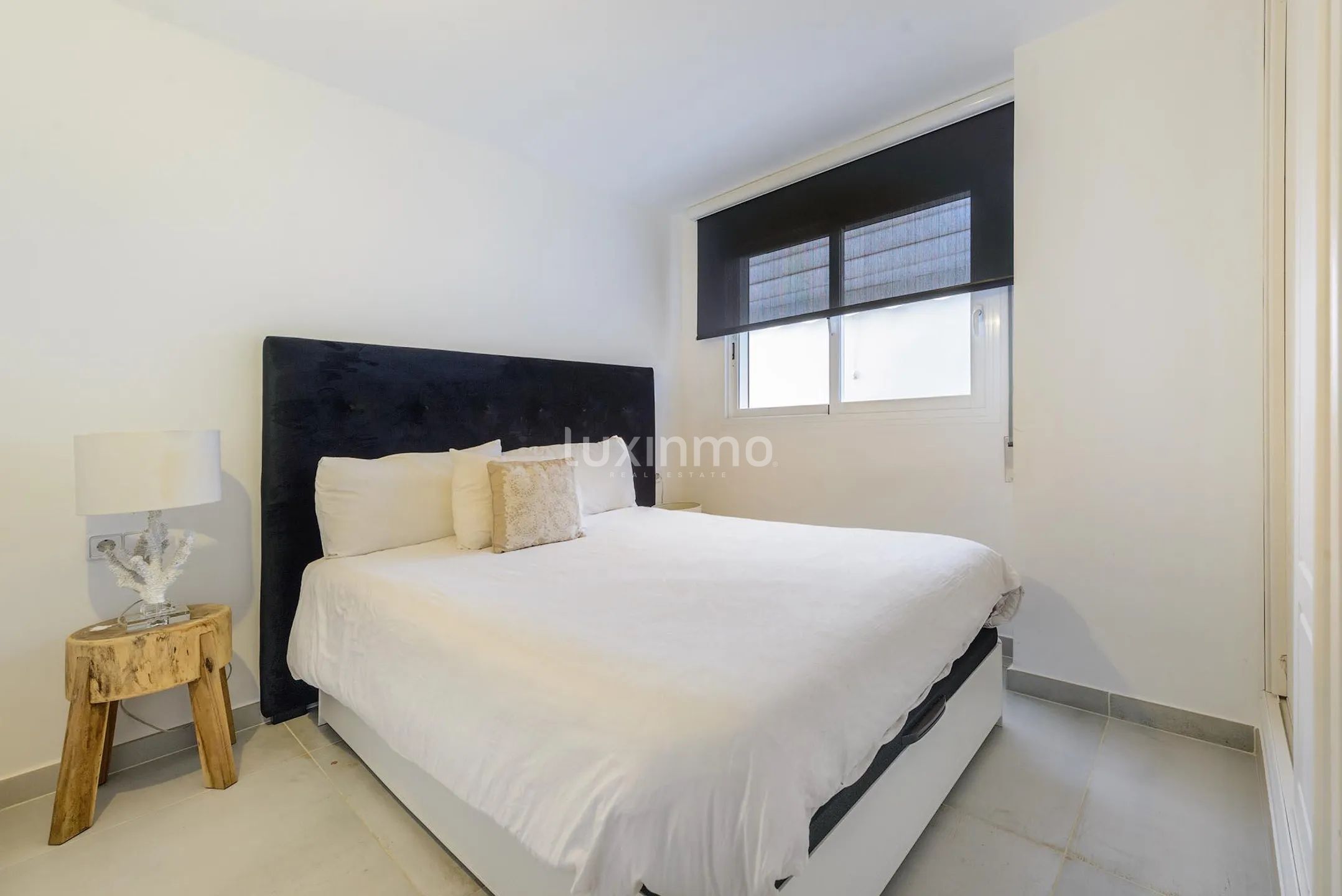 Licht appartement op de begane grond in Marina Botafoch, Ibiza — photo 25