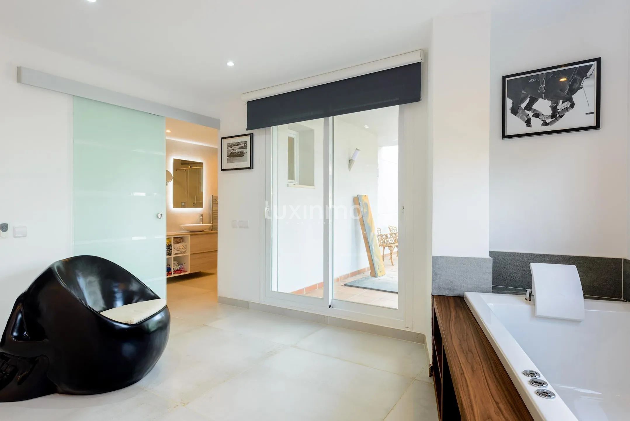 Licht appartement op de begane grond in Marina Botafoch, Ibiza — photo 18