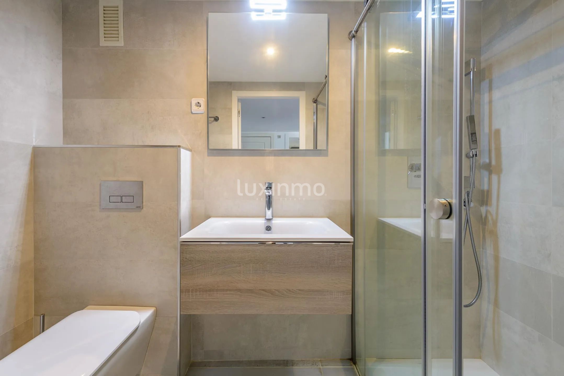 Licht appartement op de begane grond in Marina Botafoch, Ibiza — photo 24