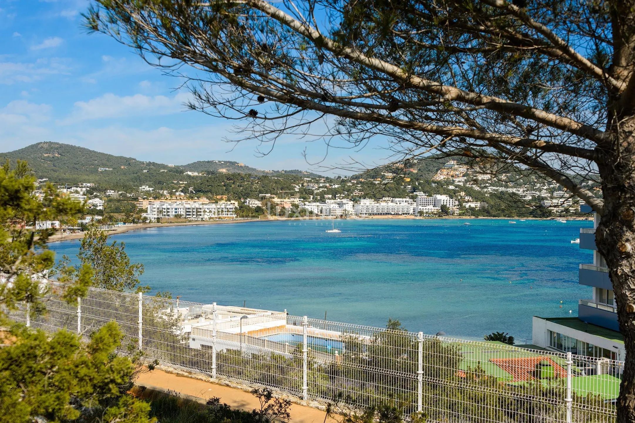 Bright Ground Floor Apartment in Marina Botafoch, Ibiza — photo 6