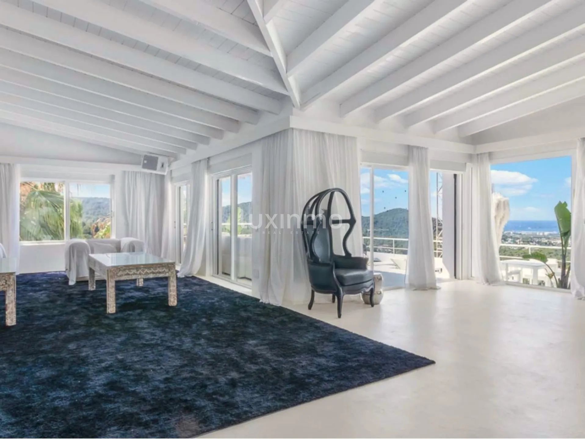 Просторная вилла на вершине урбанизации Кан Фурнет, Ибица — photo 9