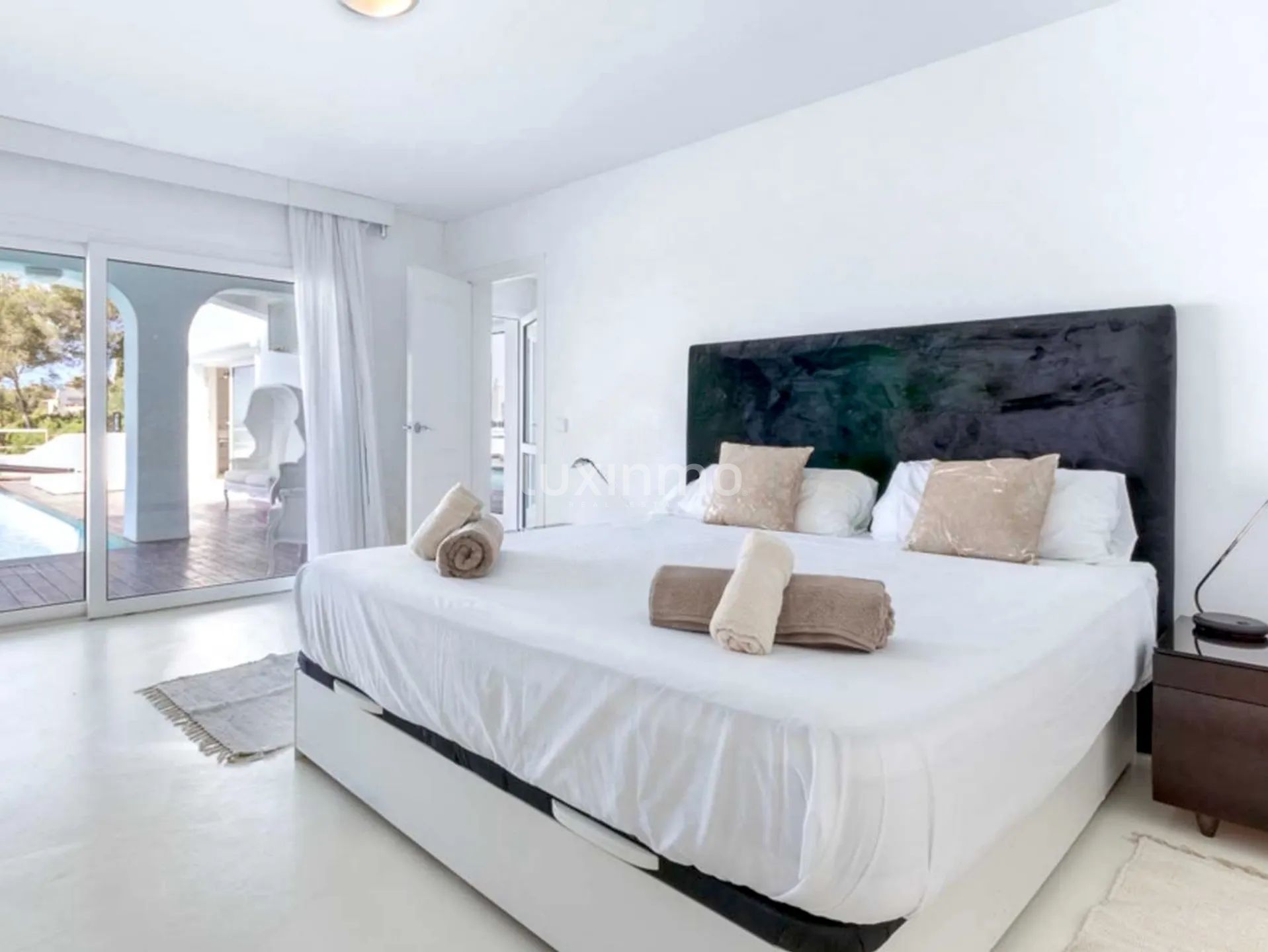 Просторная вилла на вершине урбанизации Кан Фурнет, Ибица — photo 45