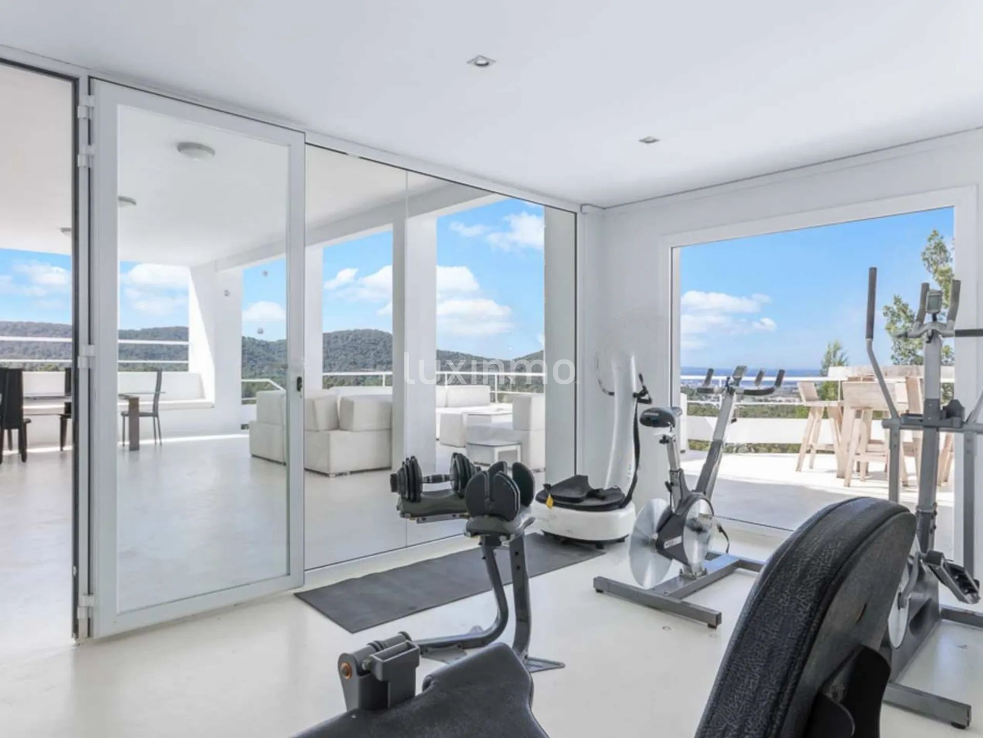 Просторная вилла на вершине урбанизации Кан Фурнет, Ибица — photo 25