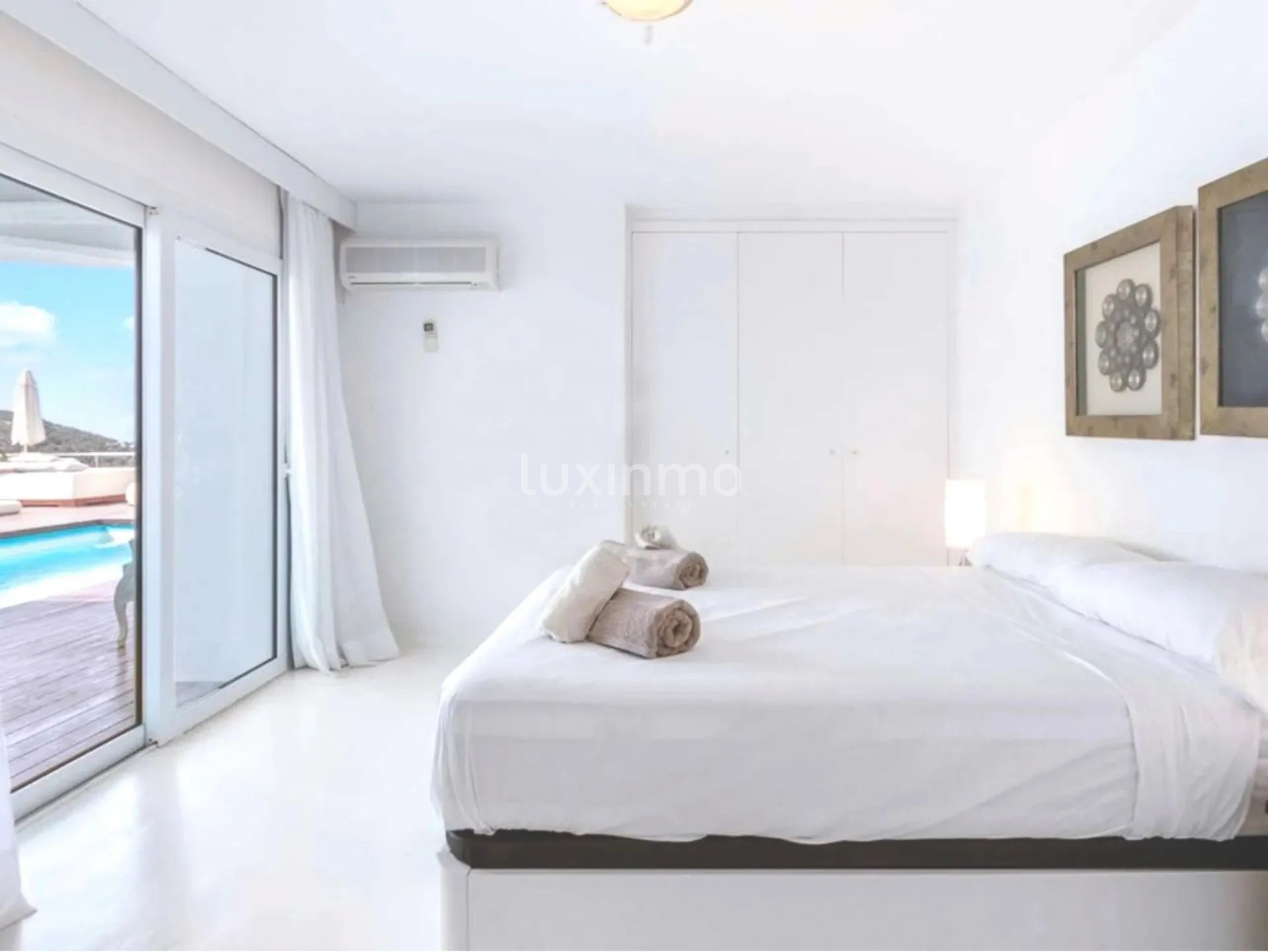 Просторная вилла на вершине урбанизации Кан Фурнет, Ибица — photo 43