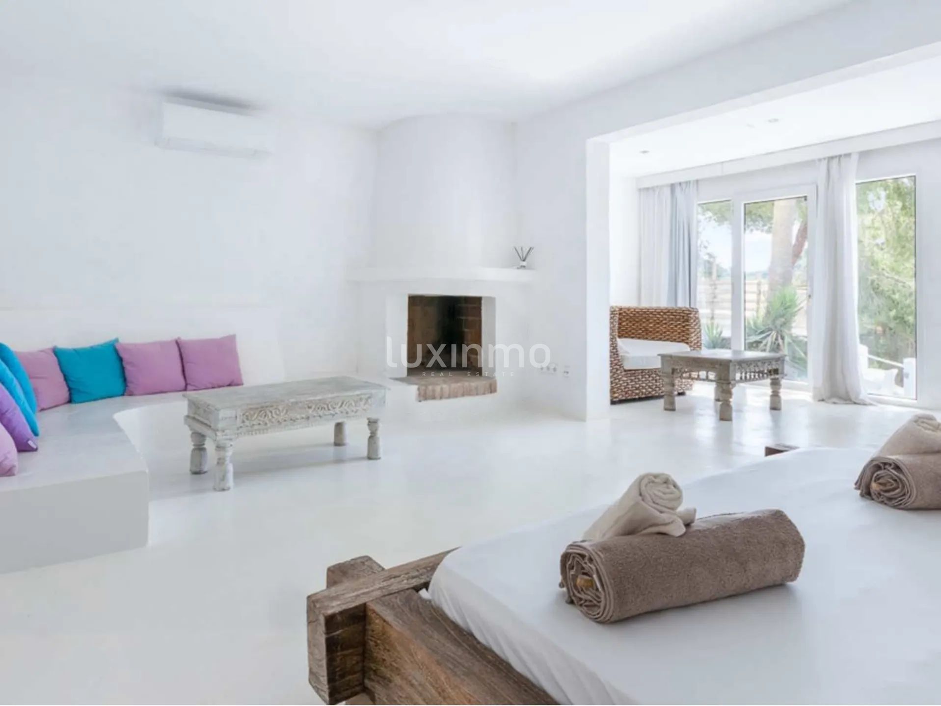 Просторная вилла на вершине урбанизации Кан Фурнет, Ибица — photo 31