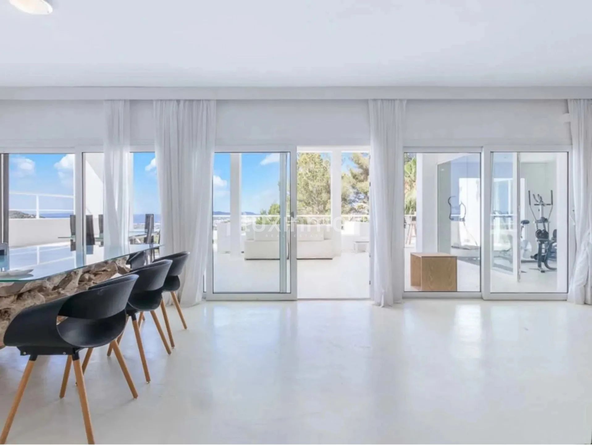 Просторная вилла на вершине урбанизации Кан Фурнет, Ибица — photo 22