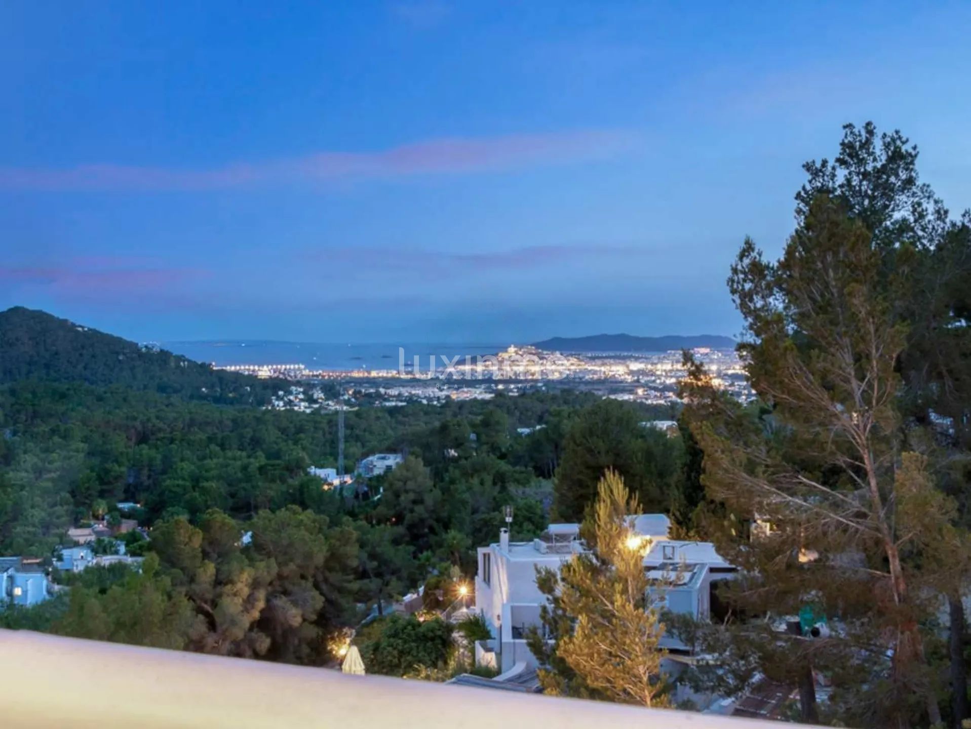 Просторная вилла на вершине урбанизации Кан Фурнет, Ибица — photo 52