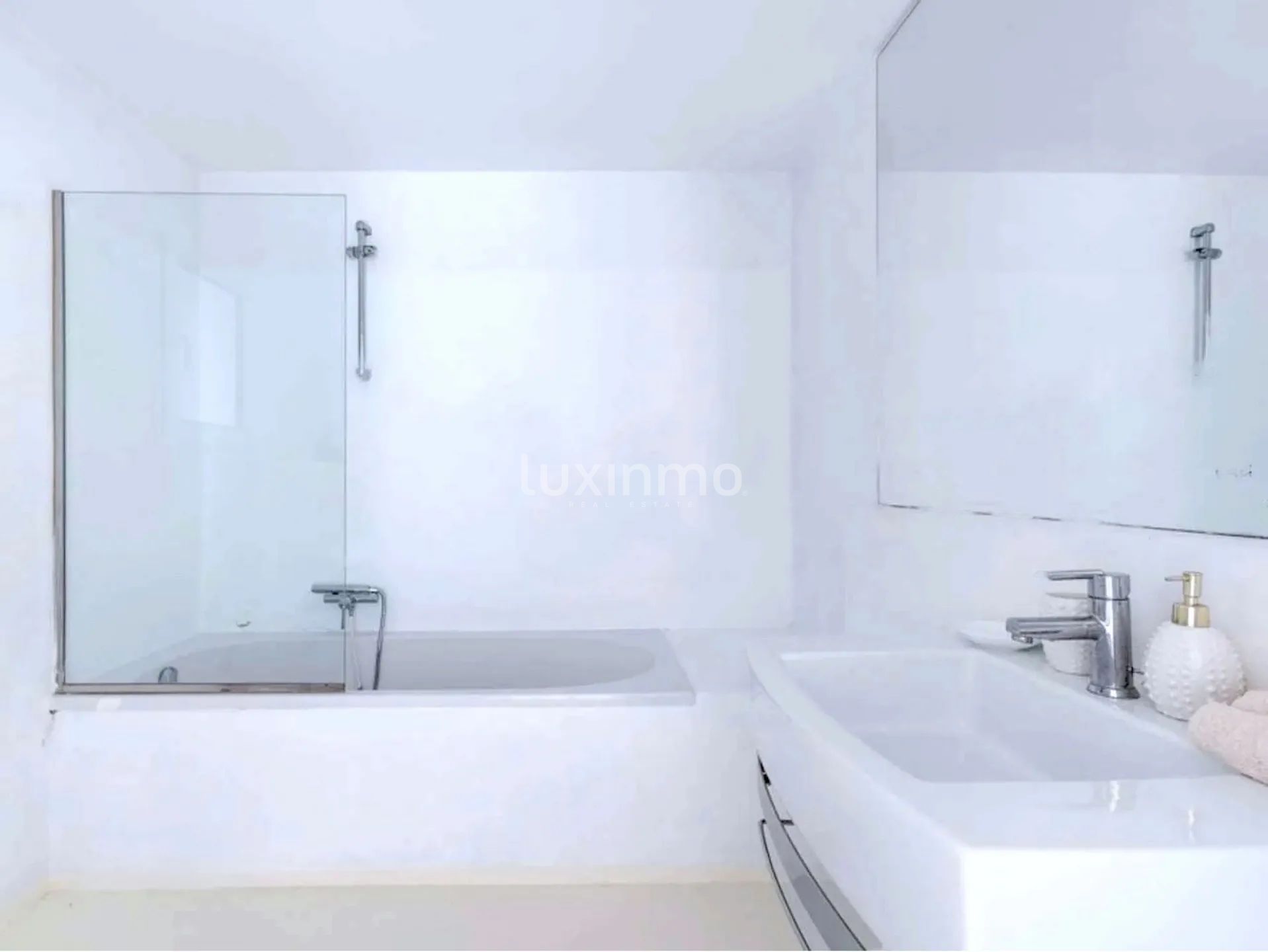 Просторная вилла на вершине урбанизации Кан Фурнет, Ибица — photo 39