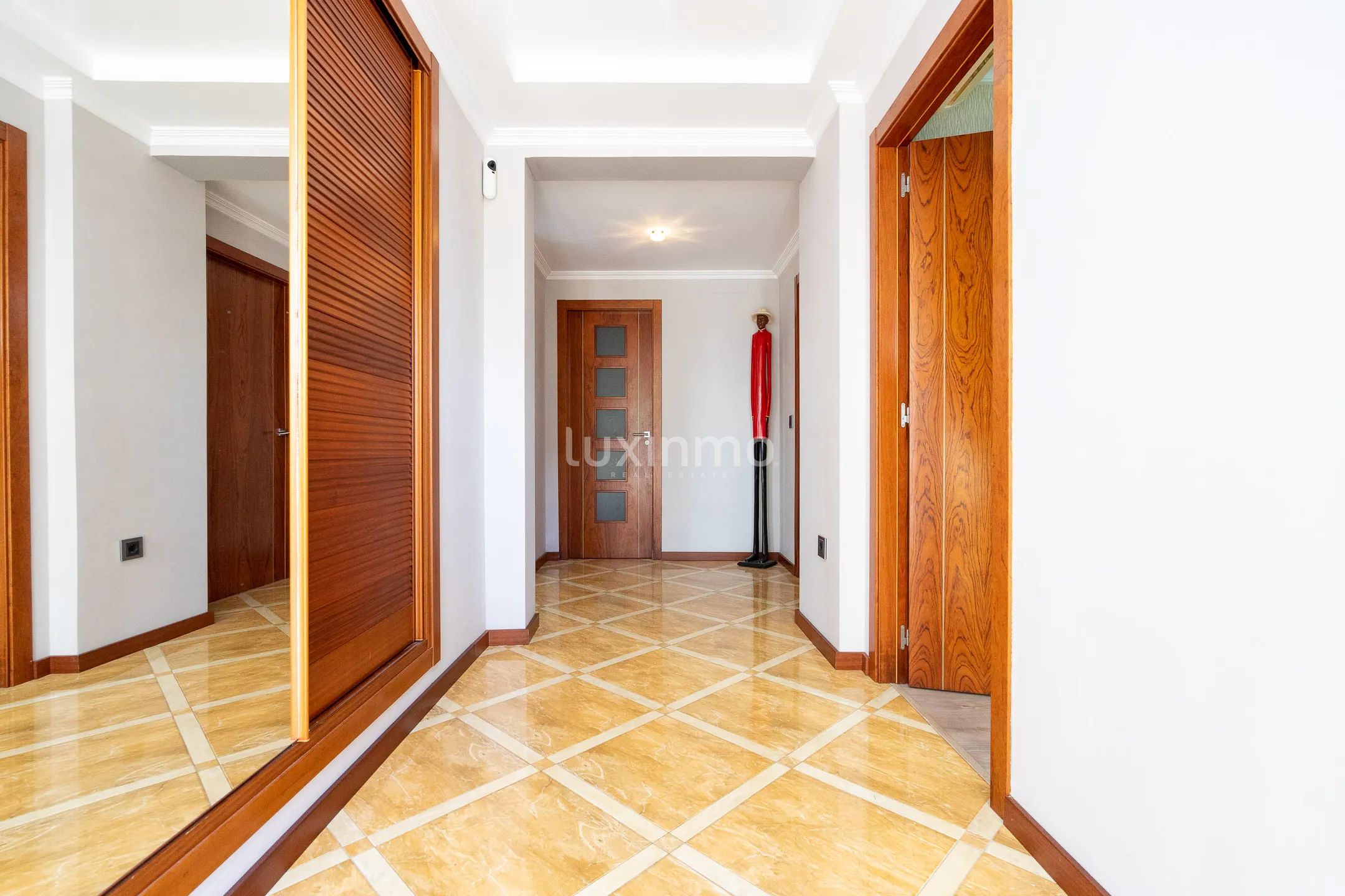 Stunning 6 bedroom detached house with sea views in Altea Hills — photo 10