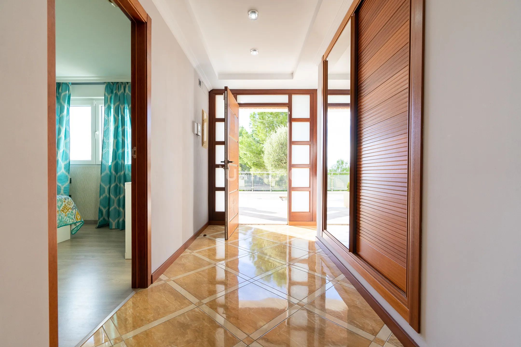 Stunning 6 bedroom detached house with sea views in Altea Hills — photo 16