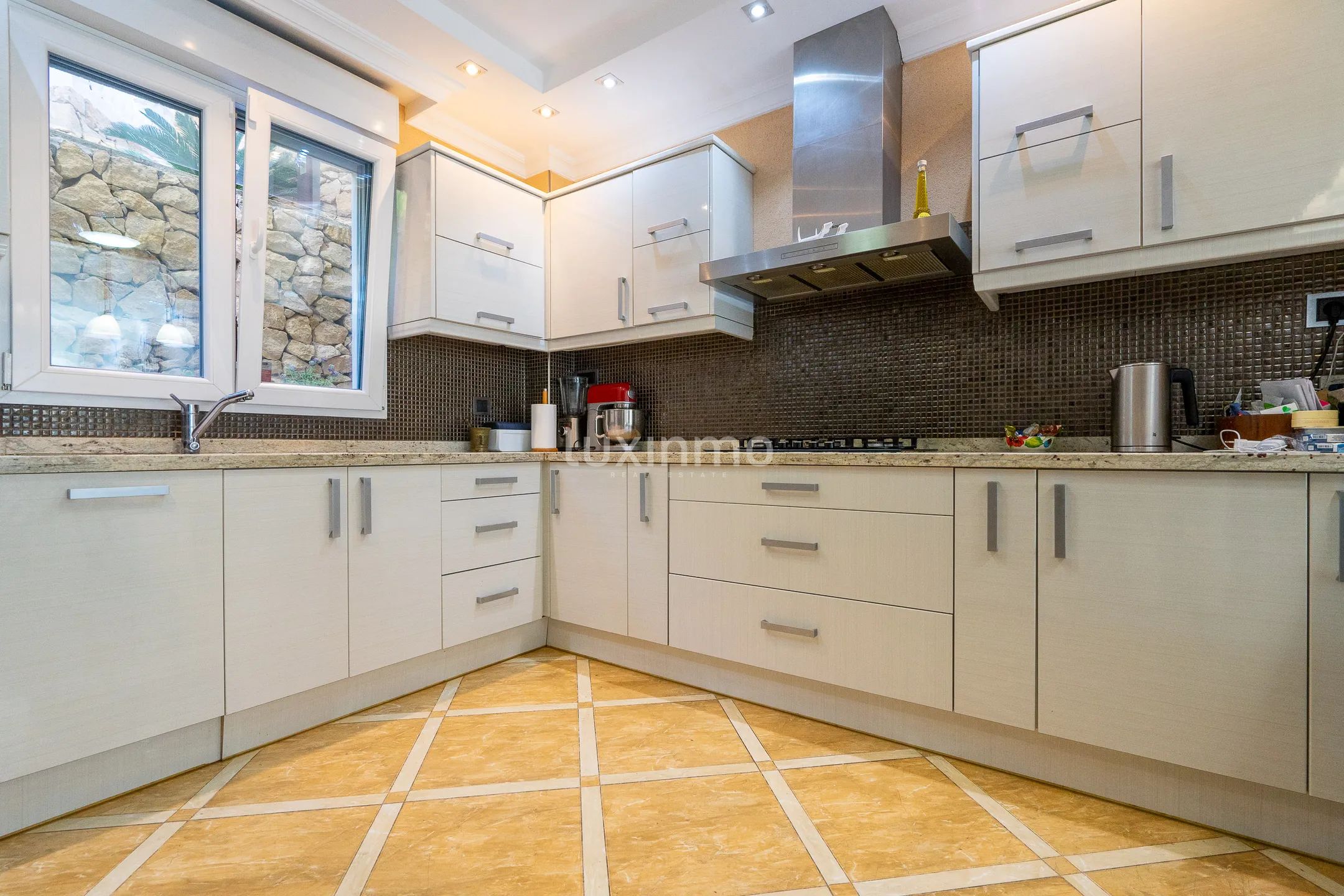 Stunning 6 bedroom detached house with sea views in Altea Hills — photo 8