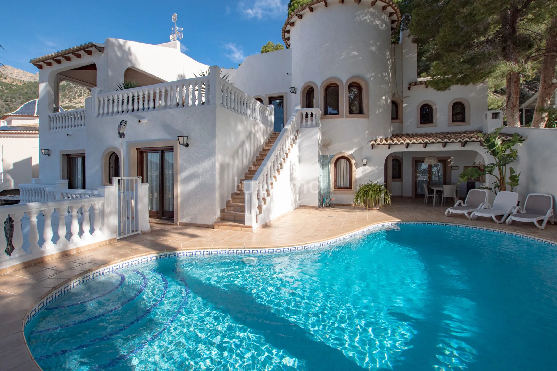 Villa med öppen havsutsikt att hyra i Altea Hills