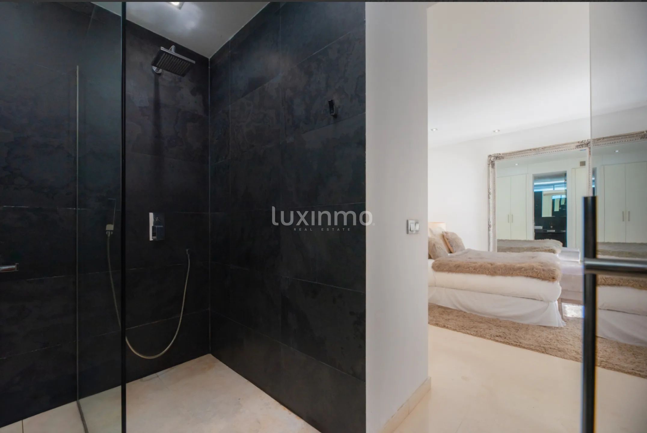 Elegant parhus med infinitypool och havsutsikt i Cala Carbó — photo 23