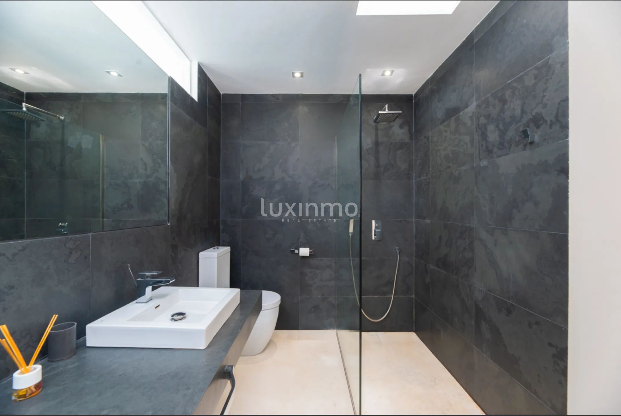 Elegant parhus med infinitypool och havsutsikt i Cala Carbó — photo 22