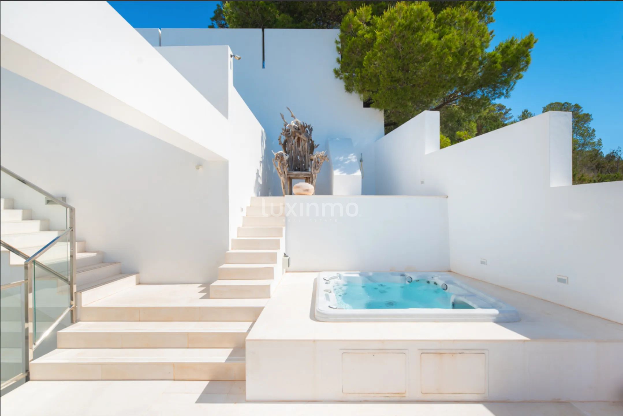 Elegant Semidetached House with Infinity Pool and Sea Views in Cala Carbó — photo 6