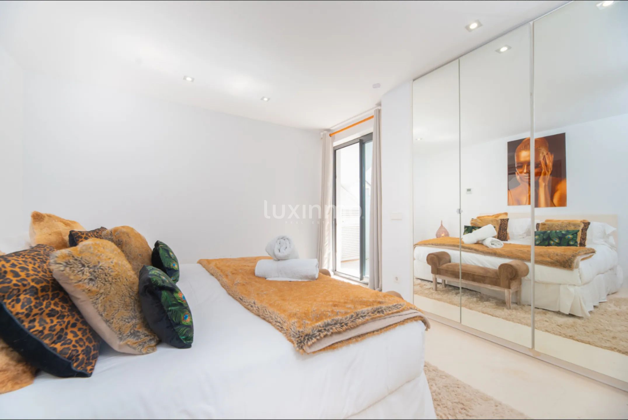 Elegant parhus med infinitypool och havsutsikt i Cala Carbó — photo 19