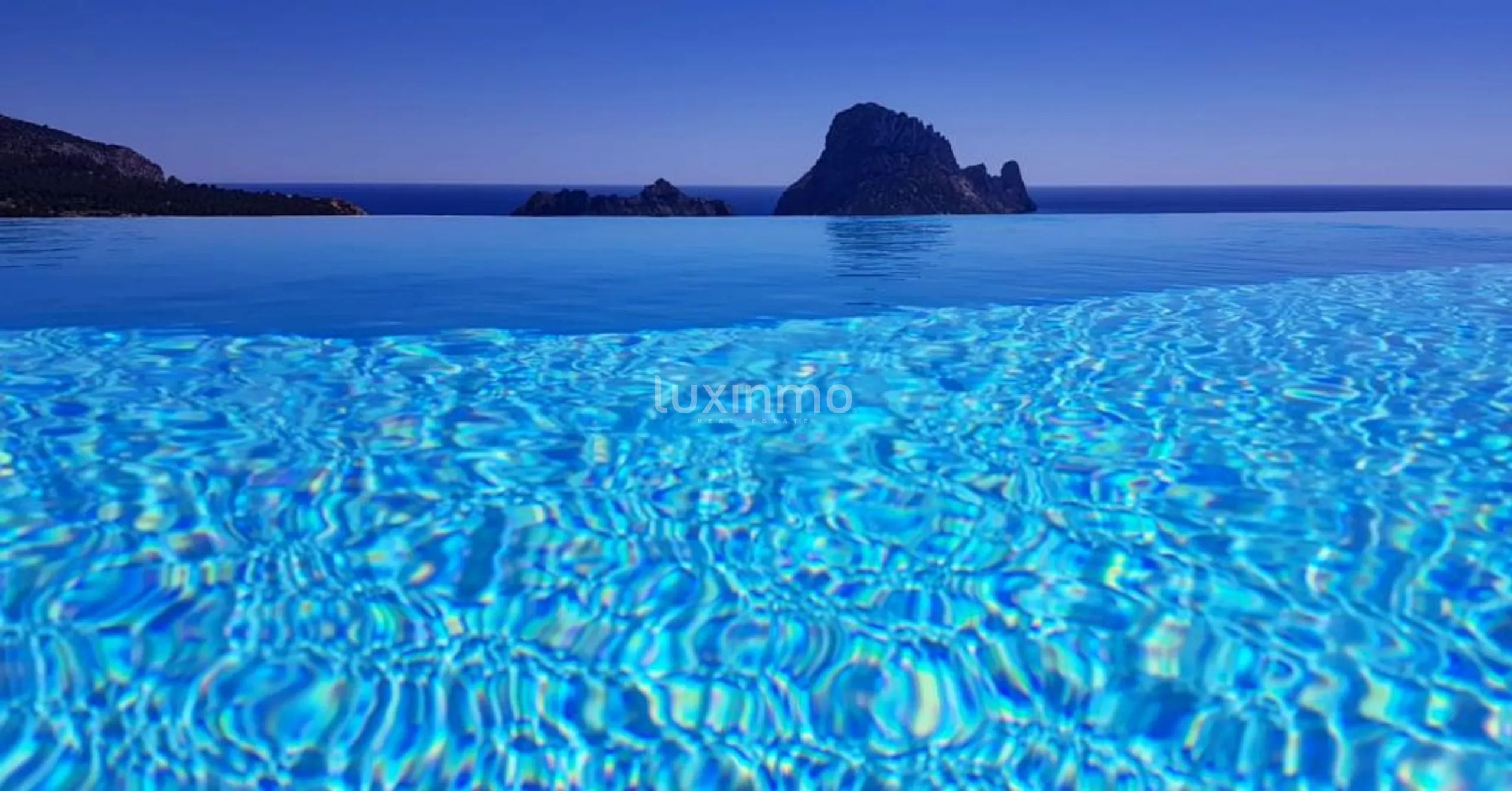 Elegant Semidetached House with Infinity Pool and Sea Views in Cala Carbó — photo 2
