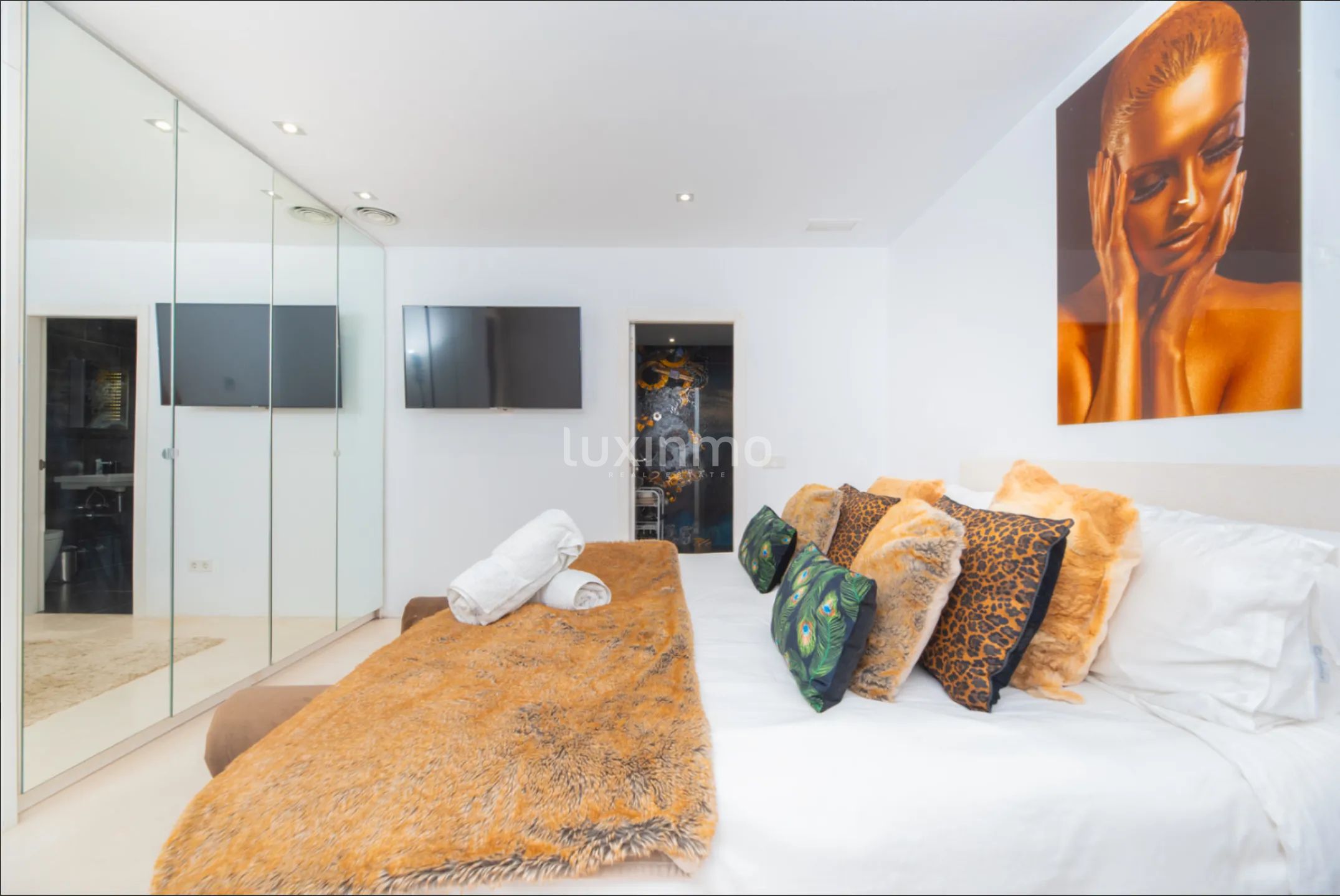 Elegant parhus med infinitypool och havsutsikt i Cala Carbó — photo 25